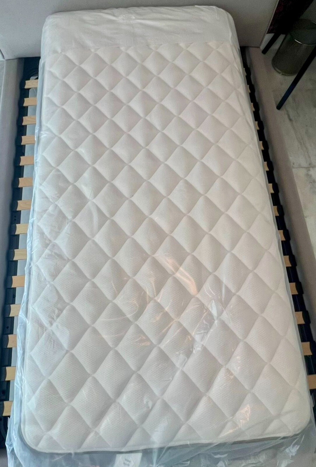 Four Seasons Hotel Mattress (FIRM/TWIN)