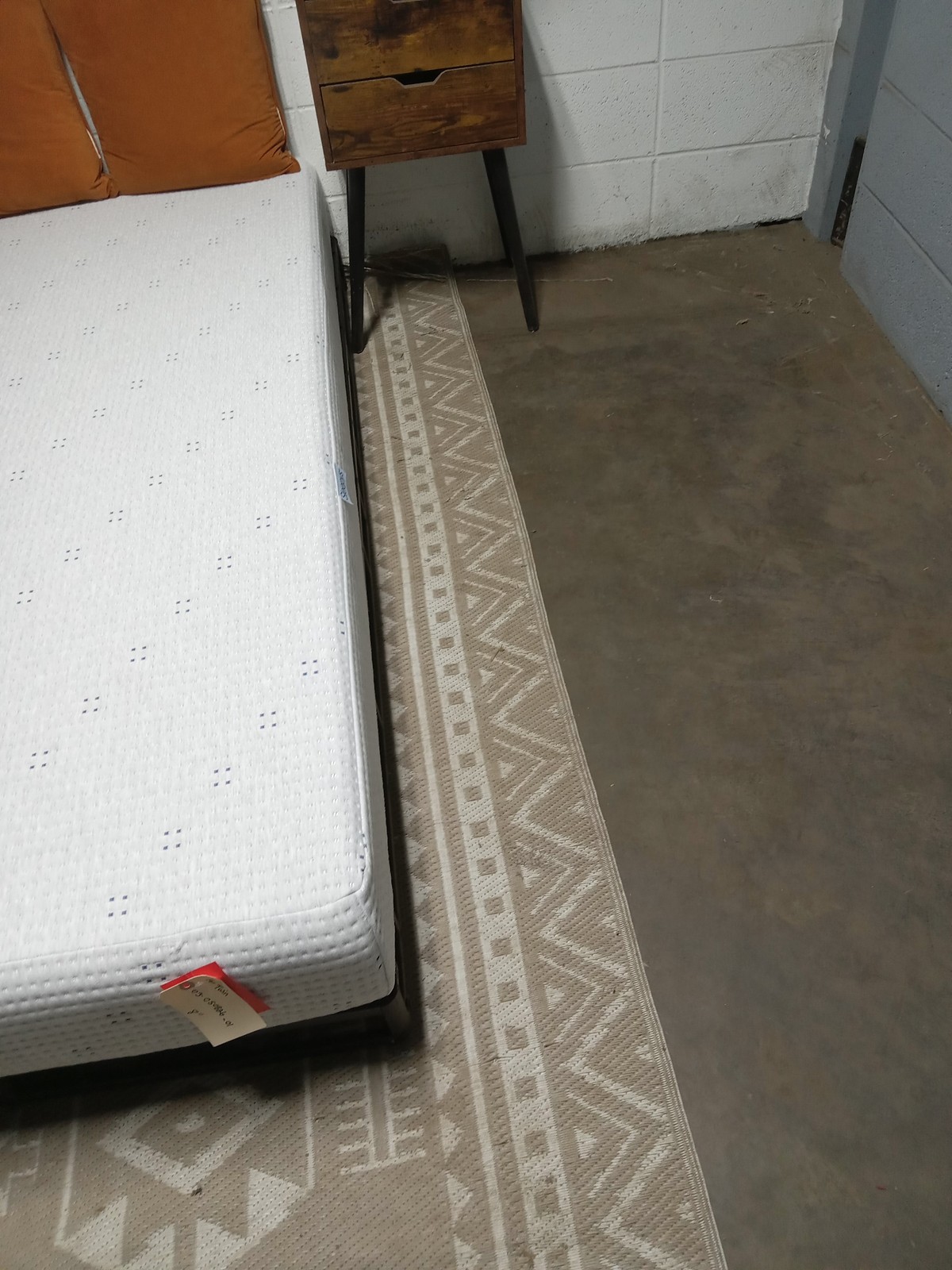 Sleepy’s | Basic Memory Foam Firm | 8″ Twin Mattress