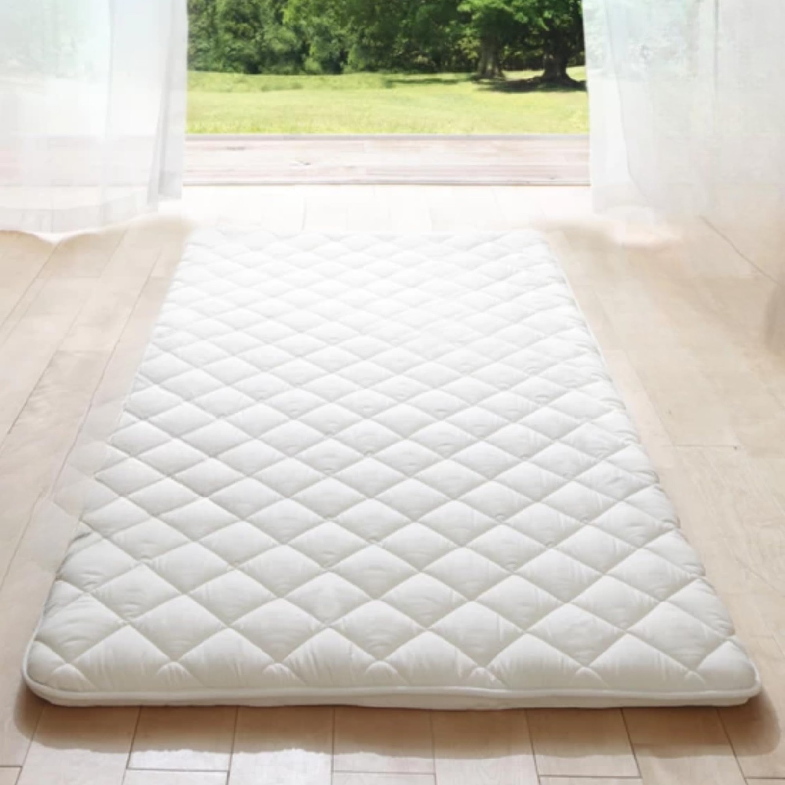 Japanese Futon Mattress, Made in Japan Full (55″×78″) White, Foldable Floor L…