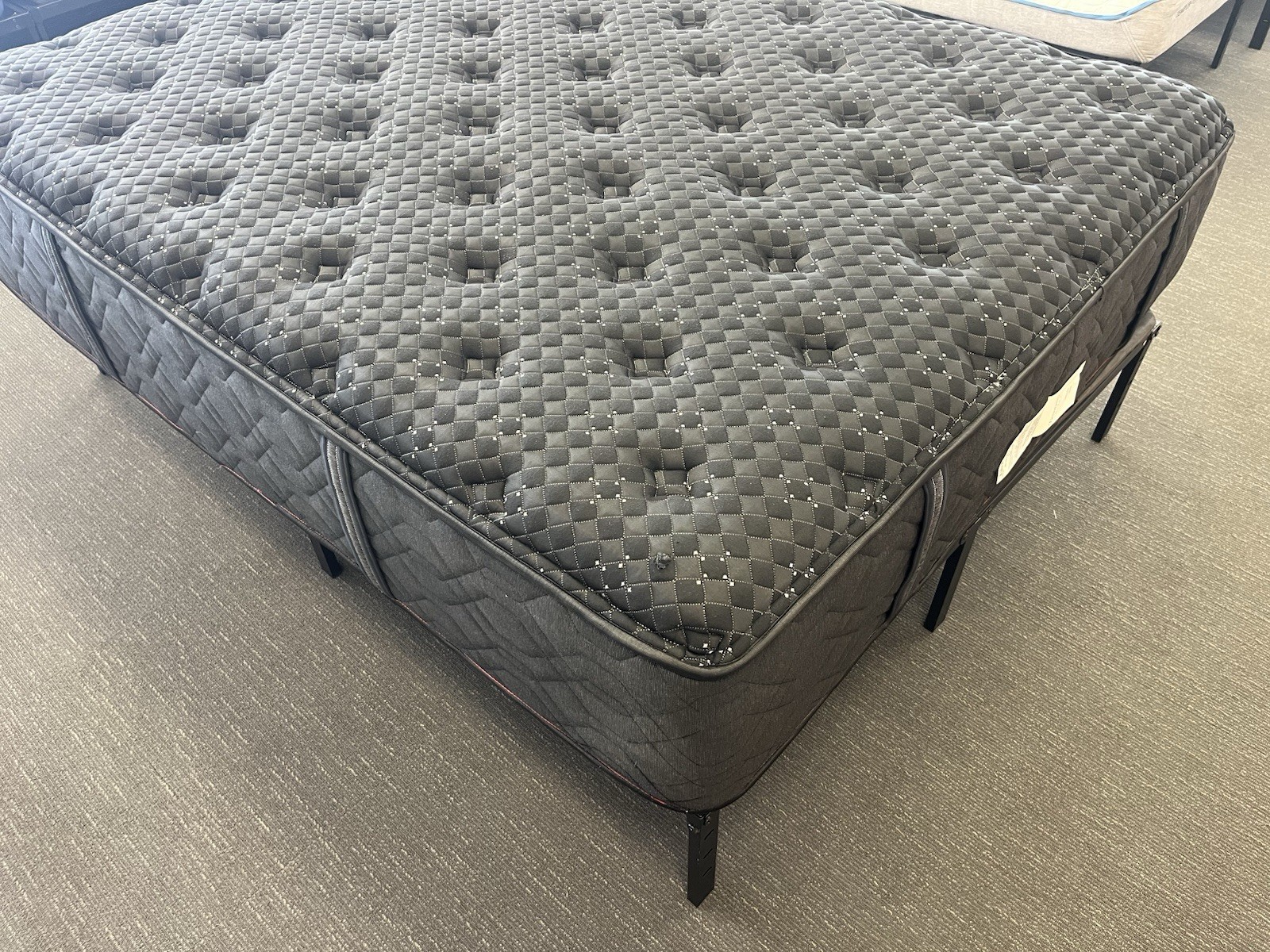 New BEAUTYREST BLACK Series 3 Medium Queen MATTRESS $4,000.00 Free Shipping