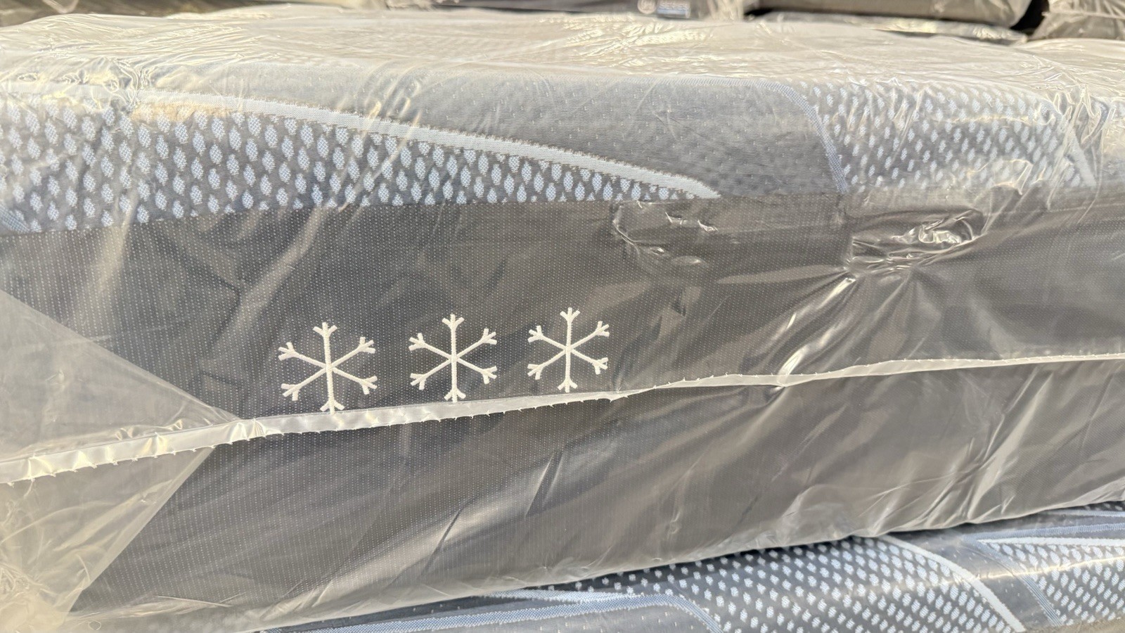 Serta iSeries 2.0 Hybrid 3000 13.5″ Plush Mattress