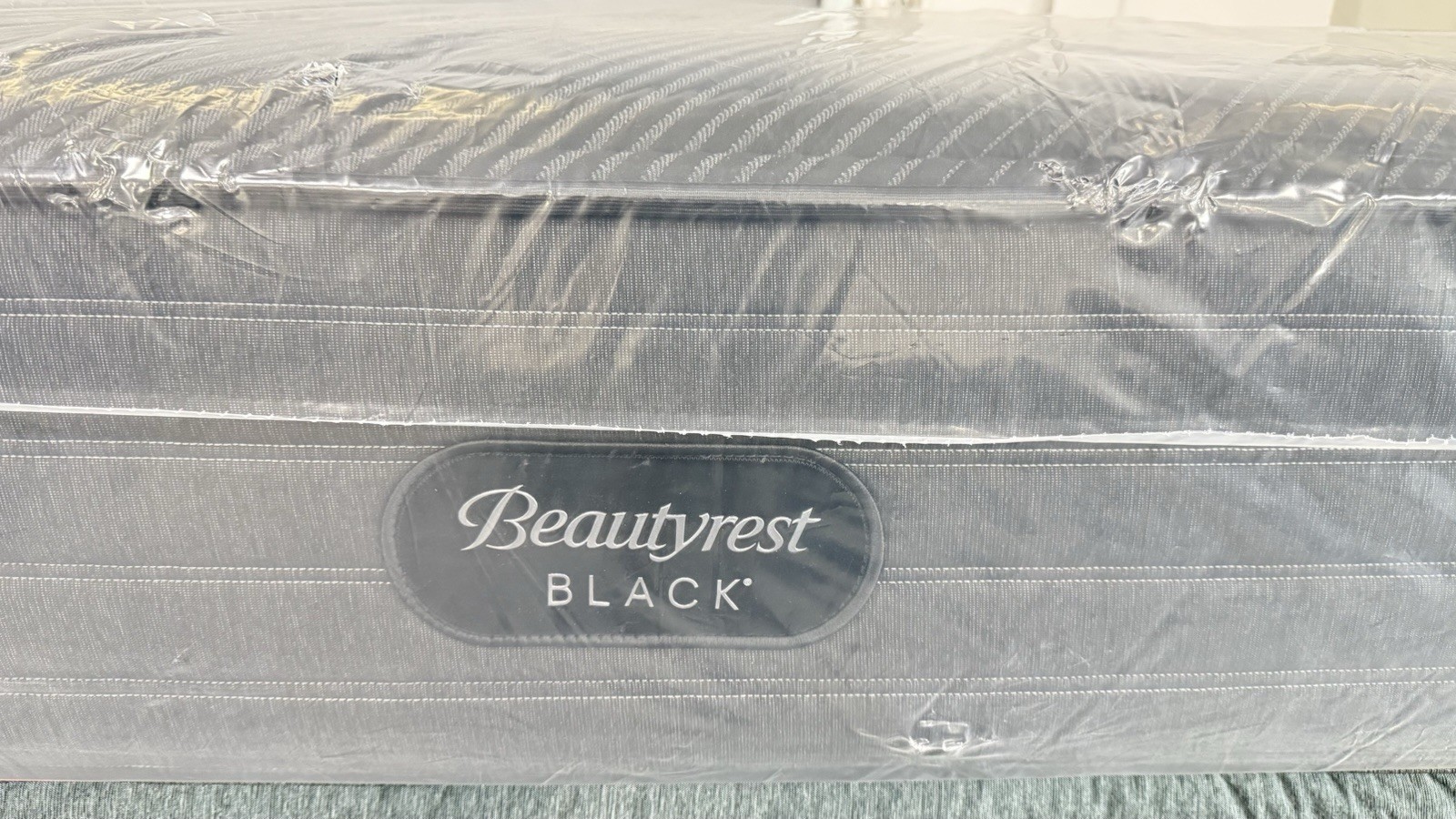 SIMMONS BEAUTYREST QUEEN BLACK C CLASS FIRM MATTRESS NEW CLOSEOUT