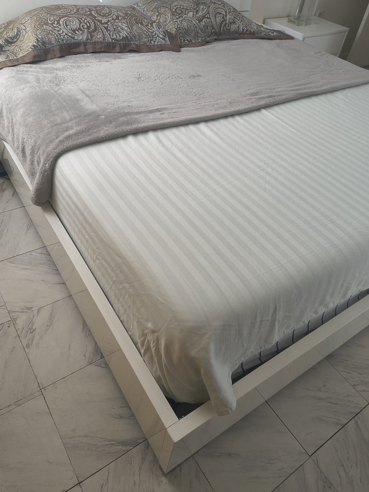 TempurPedic PRO ADAPT FIRM King MATTRESS BEDROOM SET Nstsnd+Lamps+SOFA+Table+ext