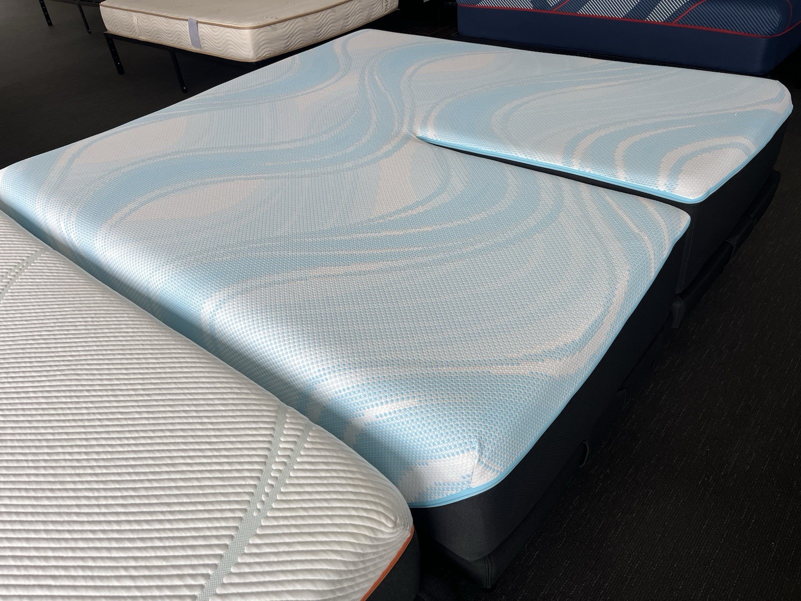 TempurPedic LuxeBreeze 2.0 Medium Hybrid Split Head King Mattress+ ProSmart Base