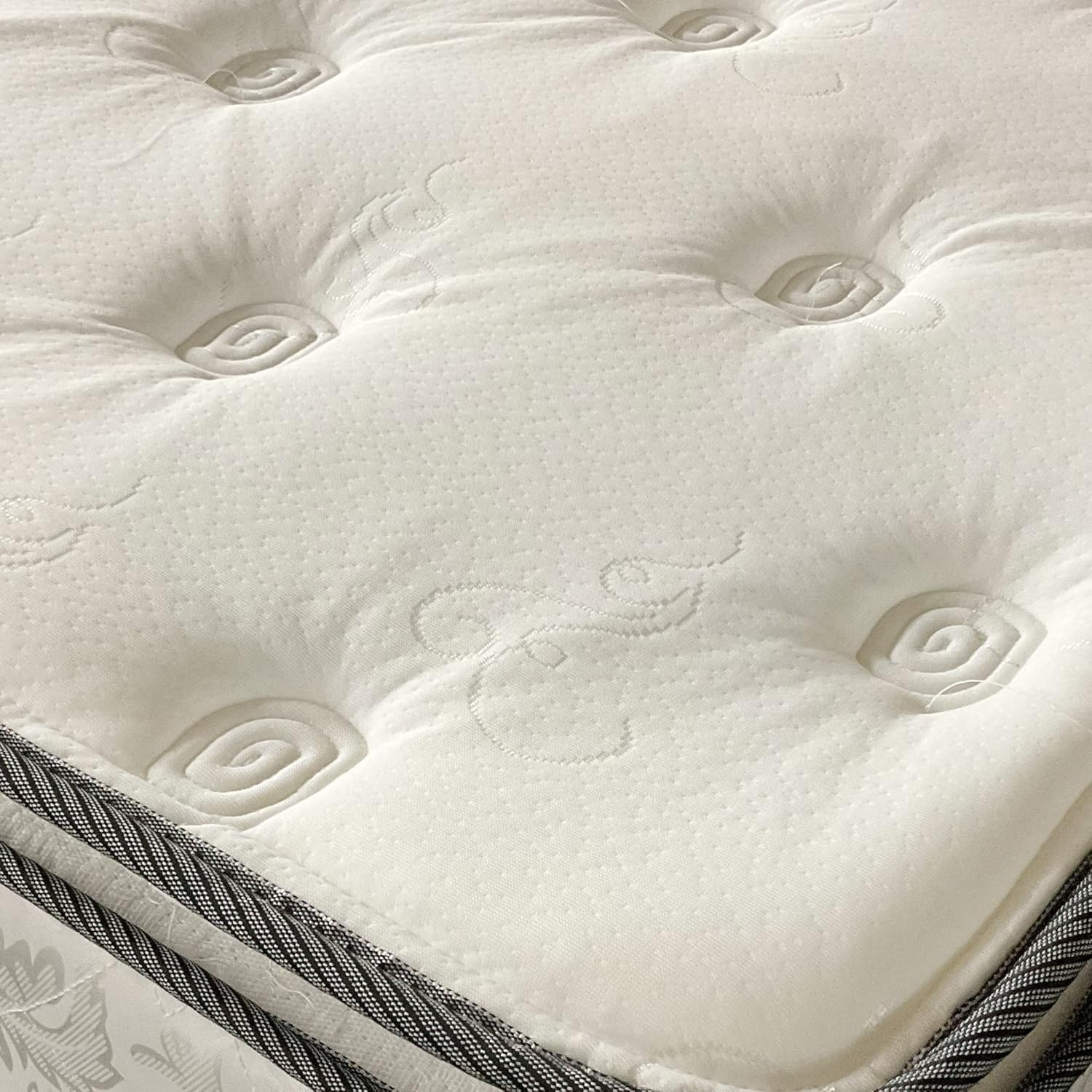 10-Inch King Plush Pillowtop Innerspring Mattress for Ultimate Comfort
