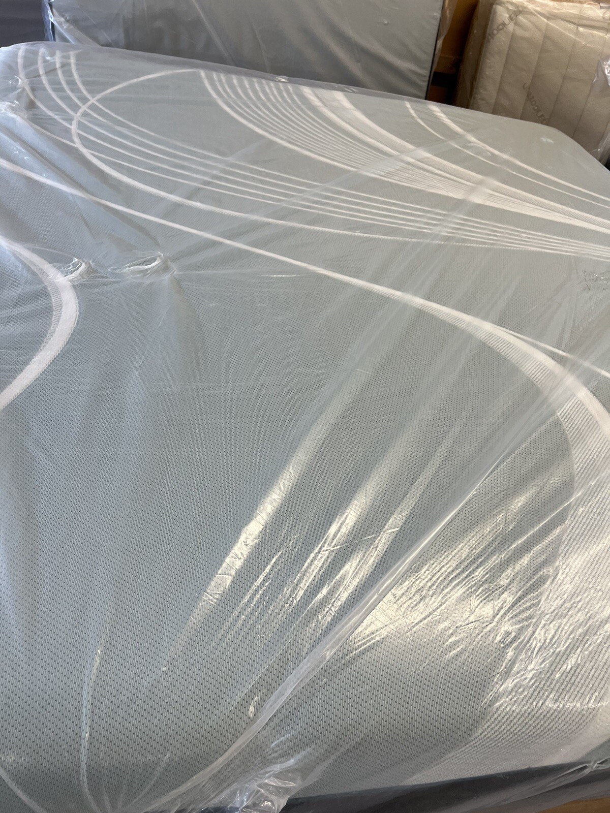 TempurPedic LUXE ADAPT HYBRID 2.0 QUEEN MATTRESS NEW 2026 CLEARANCE SHIPPING