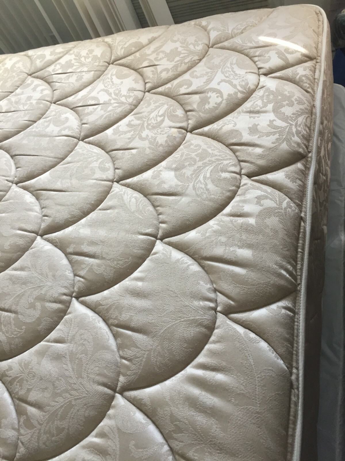 MACY’S 50% OFF QUEEN MATTRESS-SEALY PERFECT SLEEPER “SADDLEBROOK SUPREME”