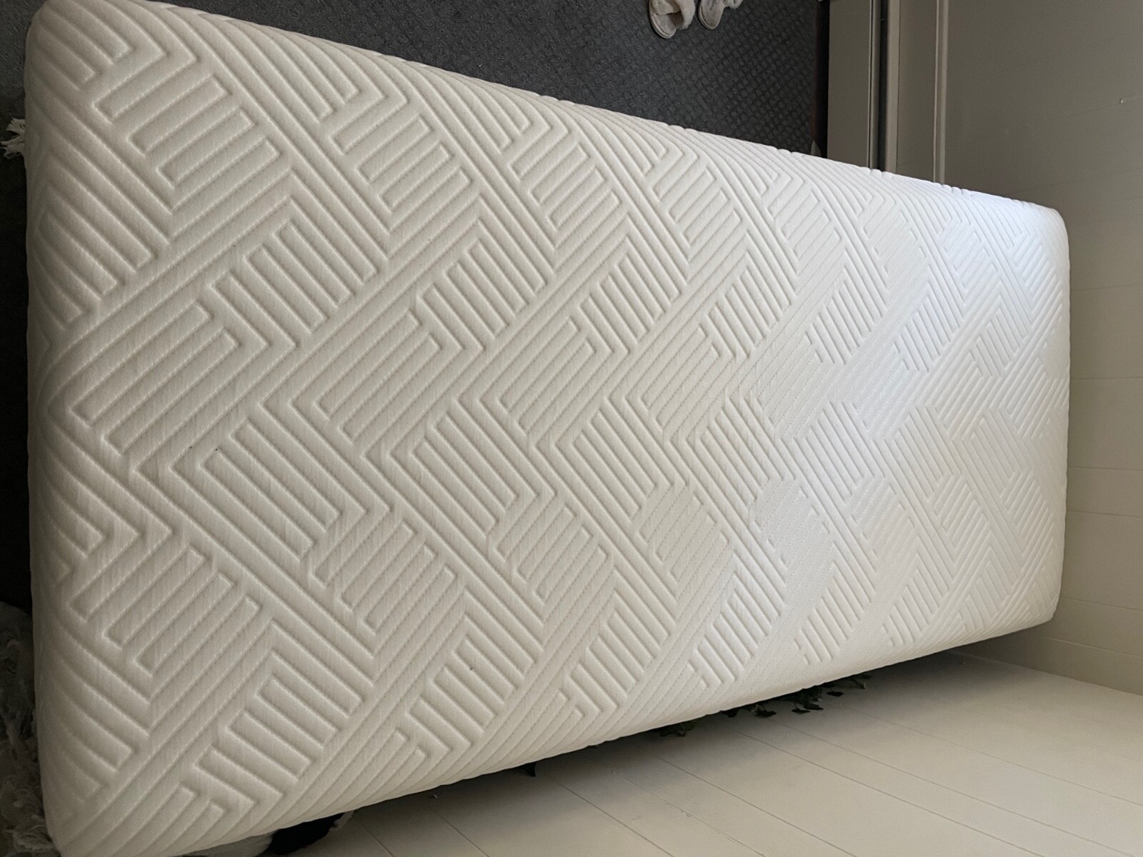 10 inch foam mattress twin xl 80x38x10 bed frame included!