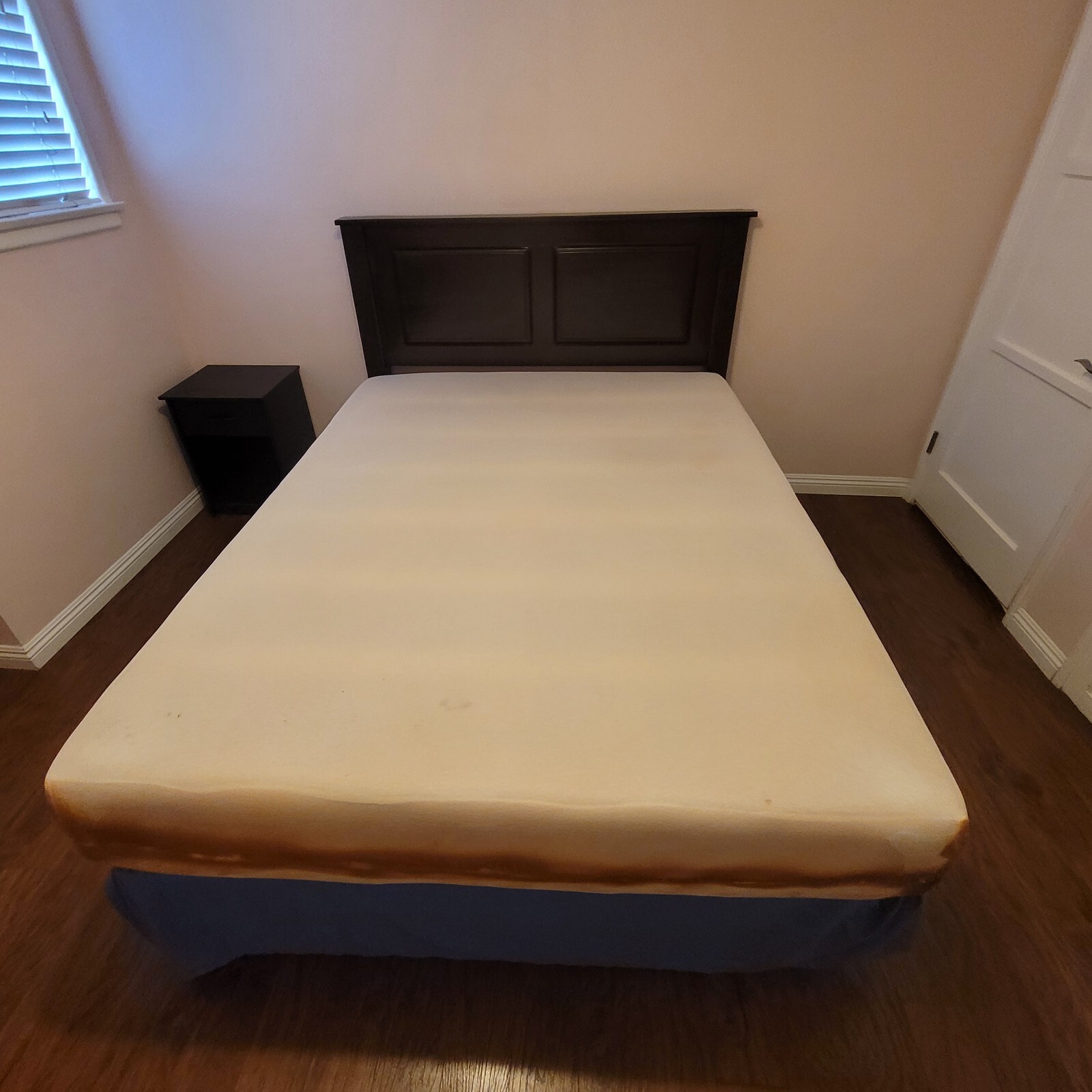 Mattress Queen Memory Foam 10 inch thickness, Length: 6 Feet 6 inches
