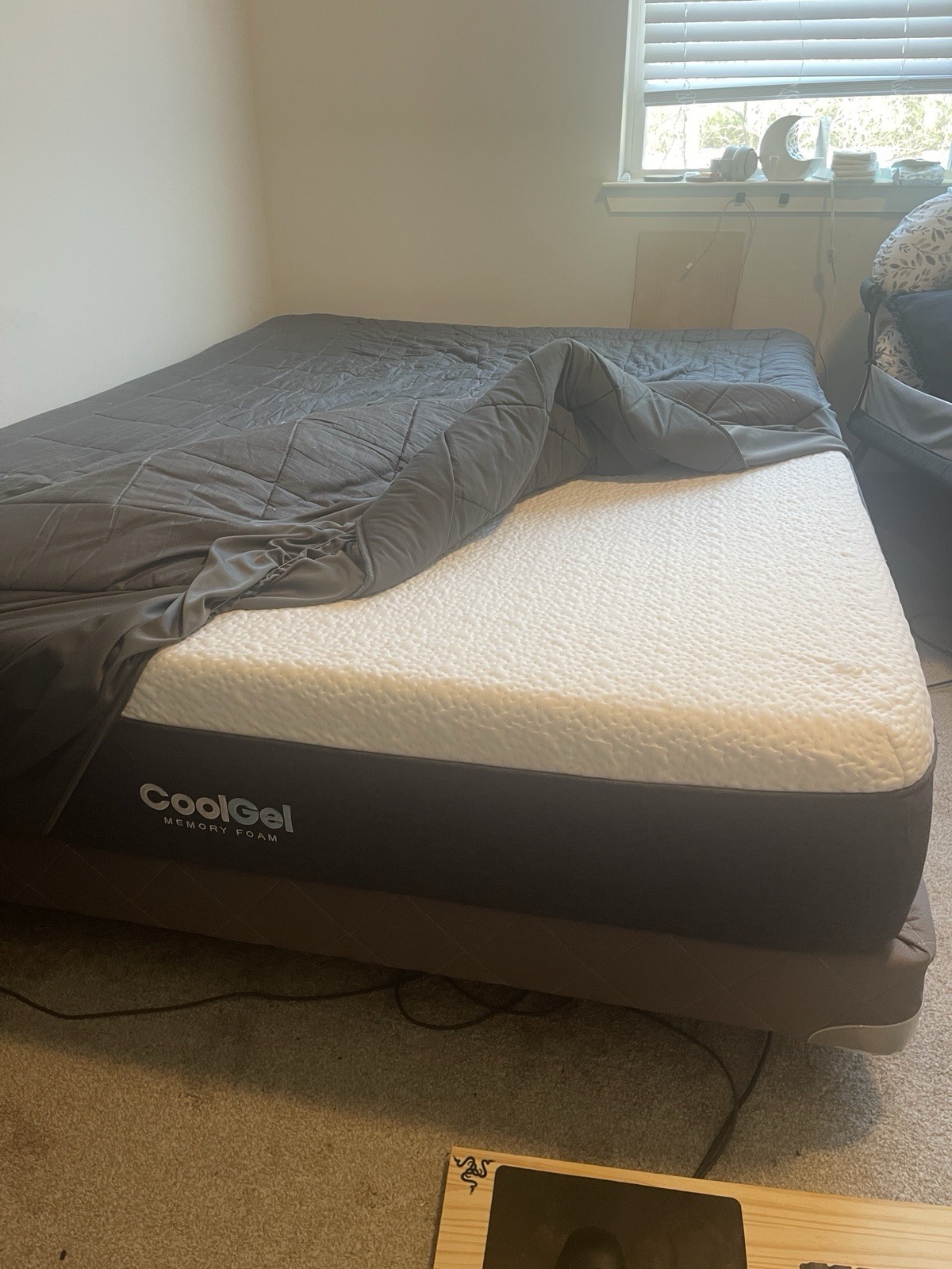 CoolGel Queen Memory Foam Mattress White & Black Breathable Solid Bedroom