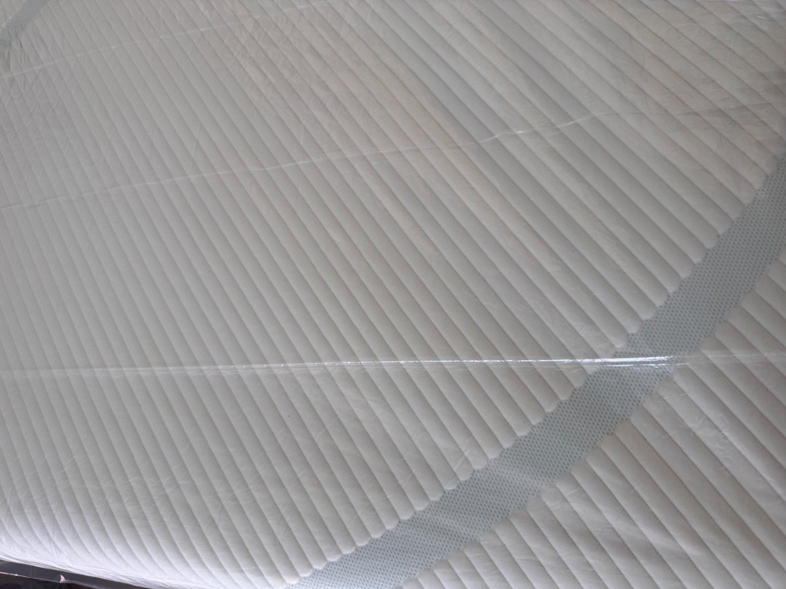 Tempur-pedic mattress Adapt Medium Contour Twin XL/ Split King ex-display.