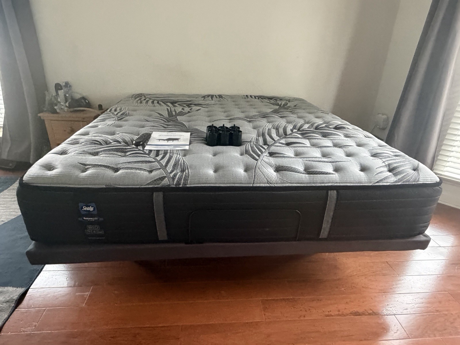 Adjustable Bed Frame & Sealy Posturepedic plus mattress King Size Bedroom set