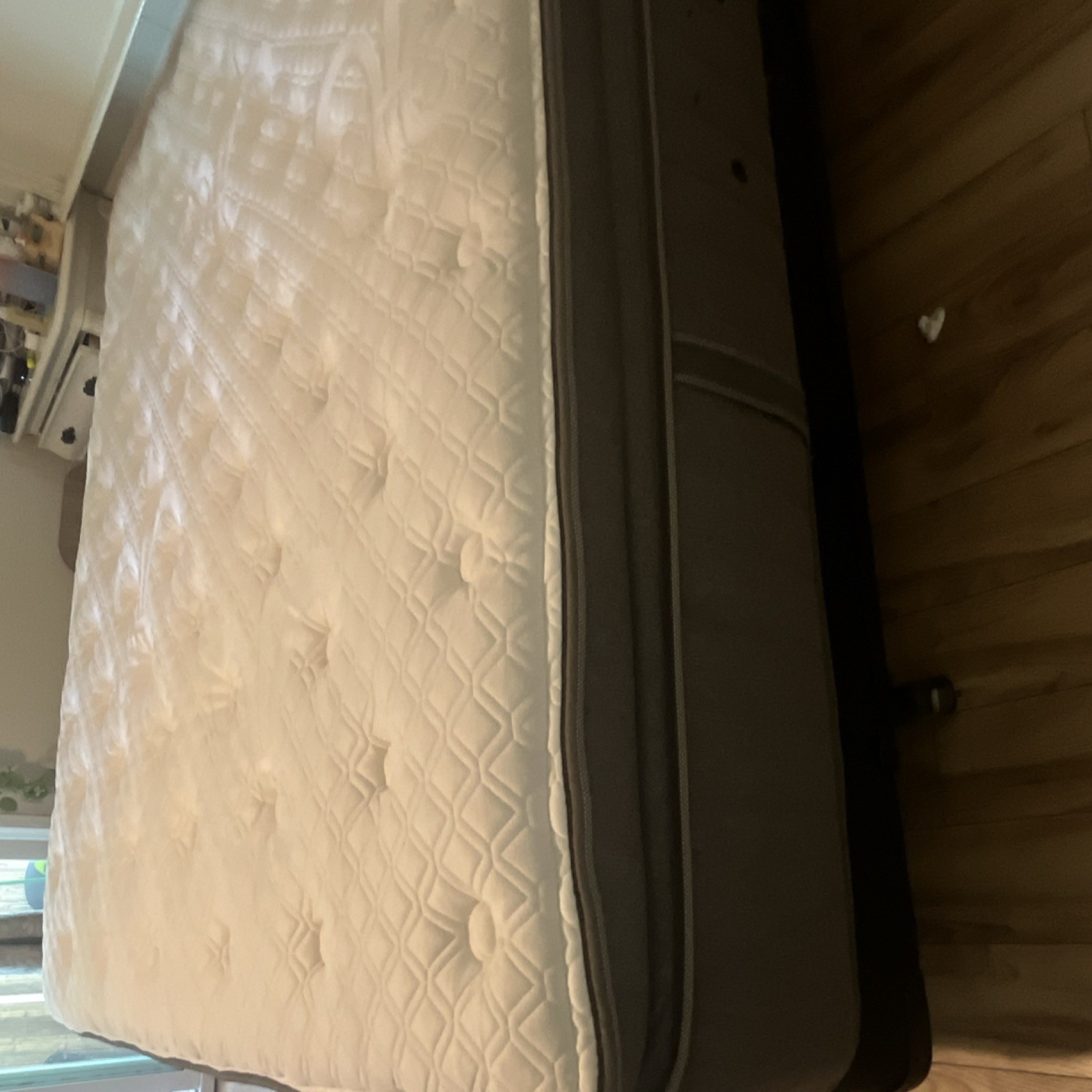 Stearns & Foster Estate King Futon Soft Mattress, White Gray, Geometric Pattern