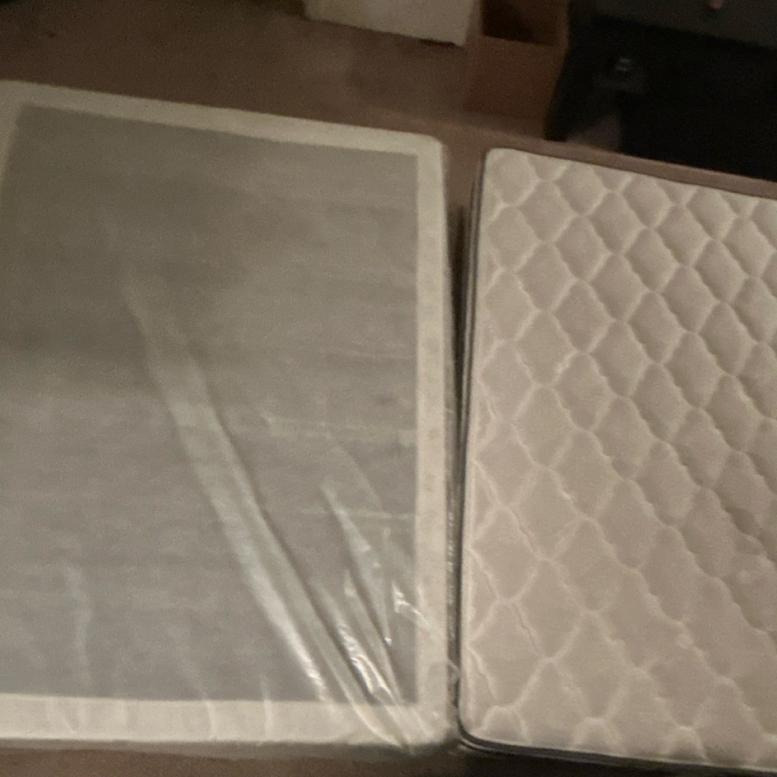 Box Spring and Innerspring Mattress Set of Two White Diamond Pattern