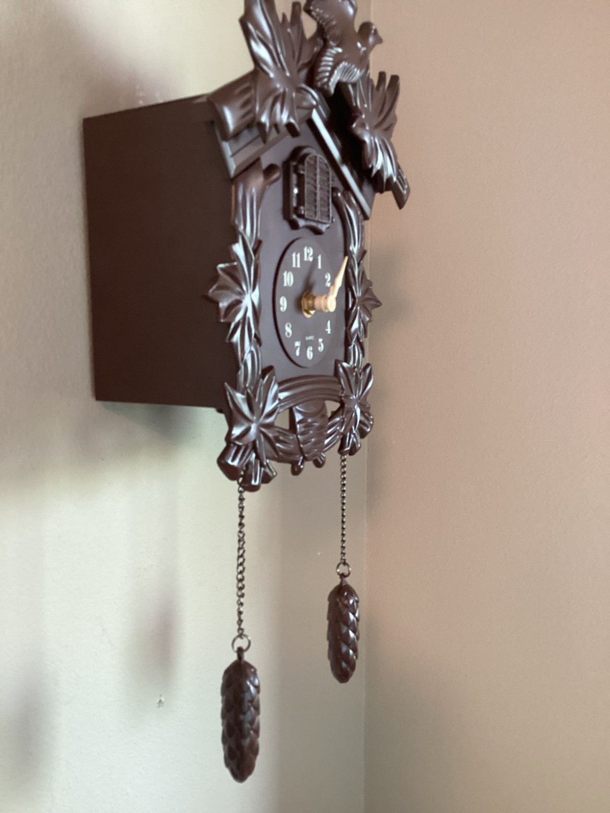 Chiming Classic Brown plastic Cuckoo Wall Clock Hanging Bird Clock Home Decor