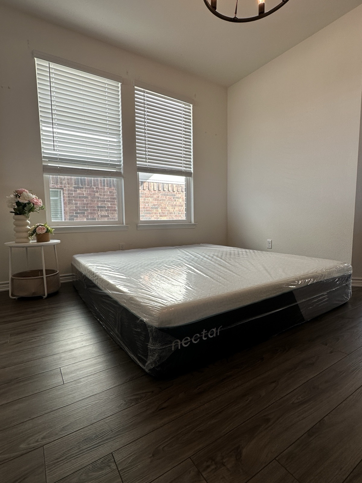 Nectar Premier Hybrid Mattress, King, Slightly Used, Perfect Condition
