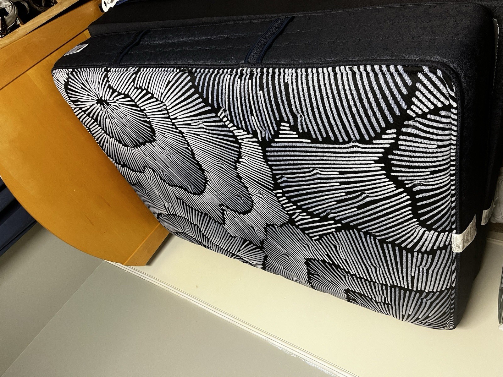 Serta PSX 24 Knox Firm Full Innerspring Mattress Black Gray White Abstract Print
