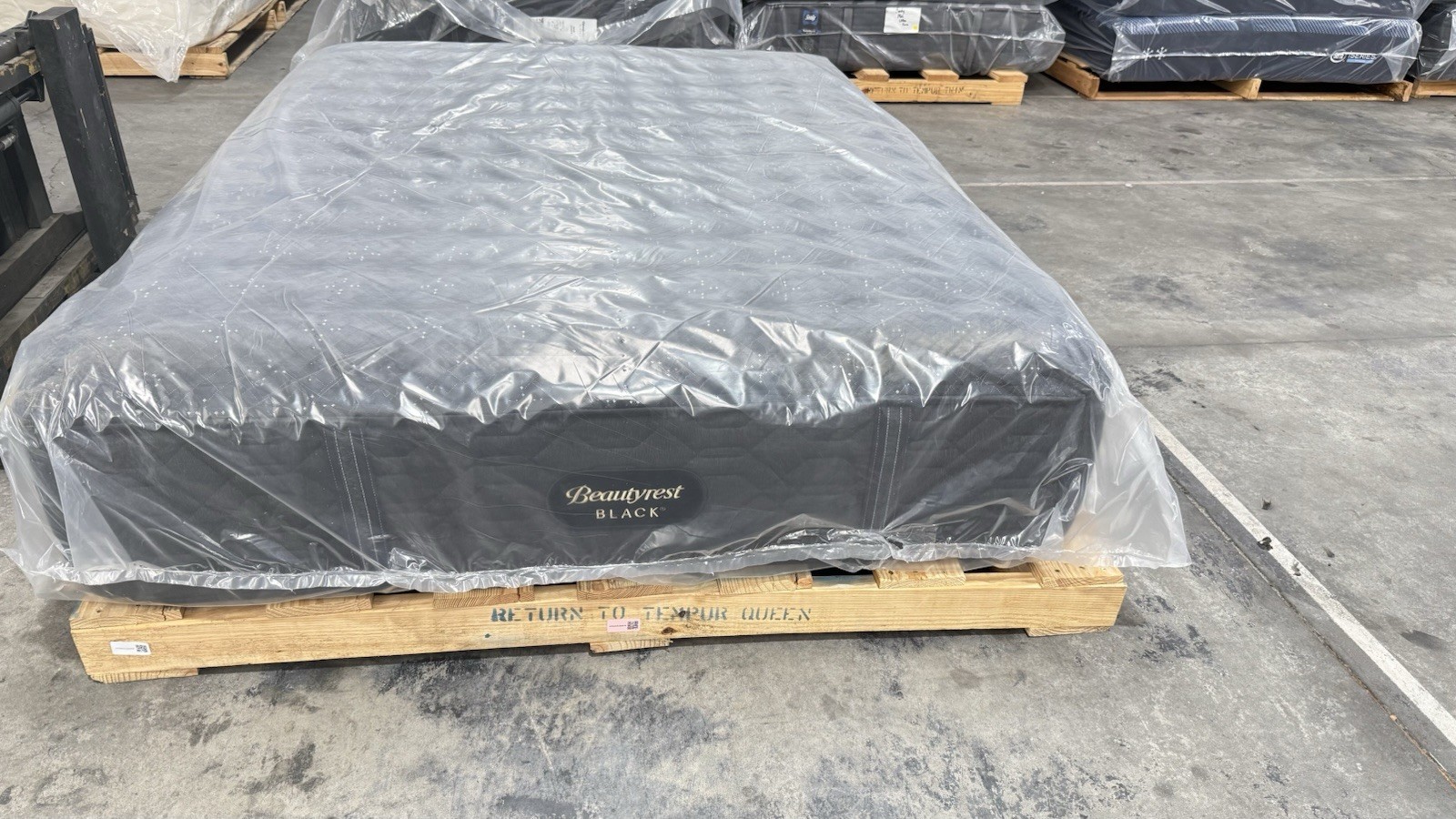 SIMMONS BEAUTYREST QUEEN BLACK SERIES 3 FIRM MATTRESS NEW FAST SHIP