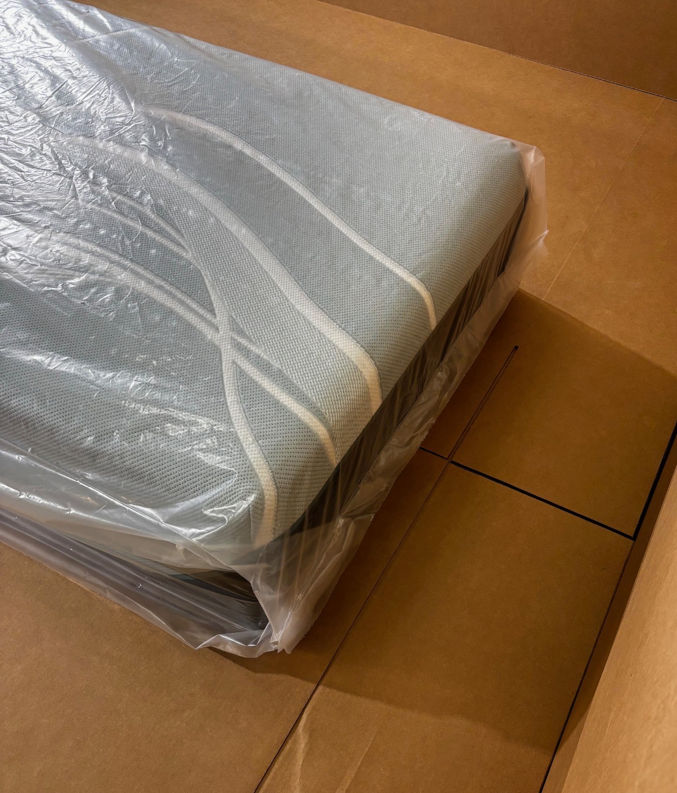 Tempurpedic LuxeAdapt Firm 2.0 Twin XL Mattress Luxe Adapt MSRP $4199