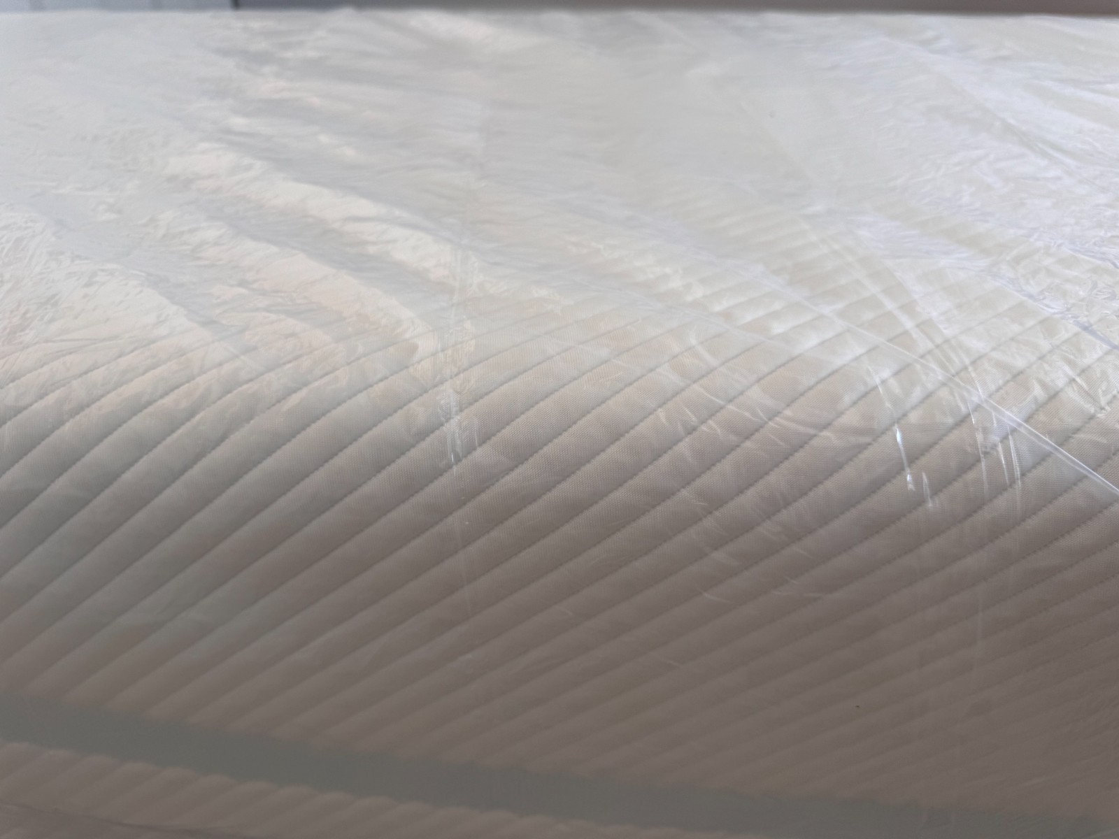 Tempur-pedic mattress Adapt Medium Contour Twin XL/ Split King ex-display.