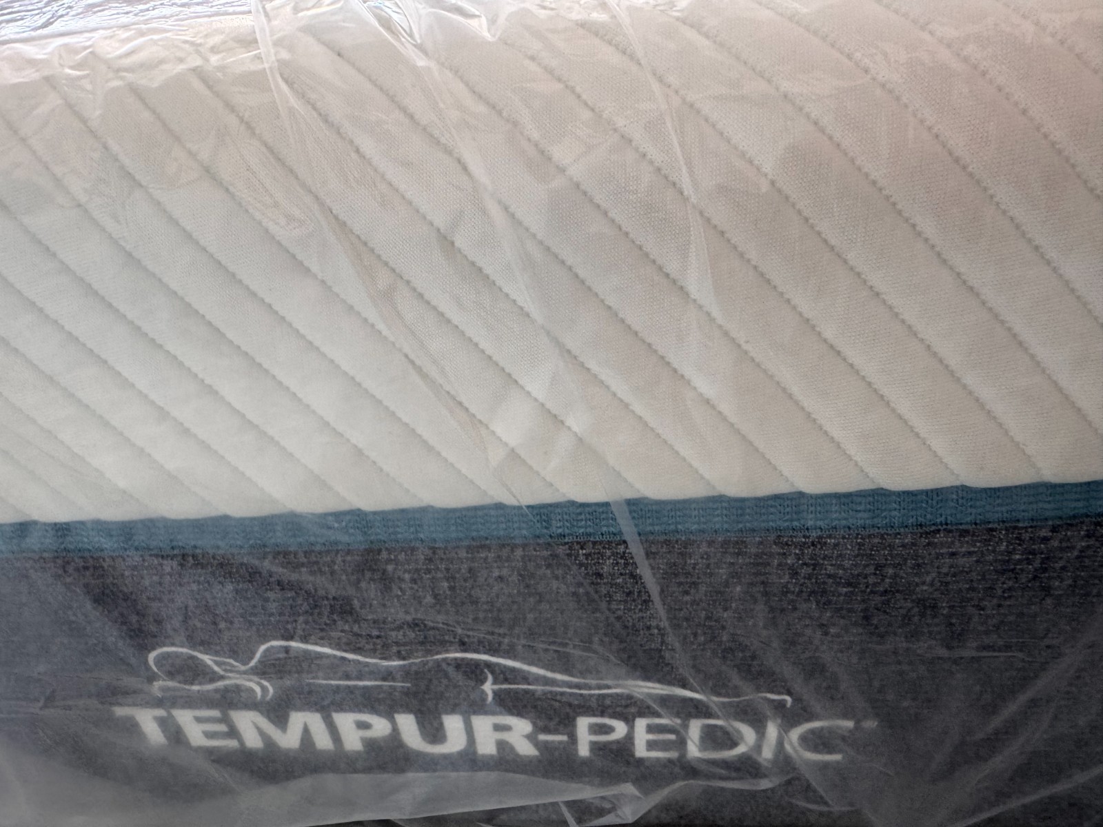 Tempur-pedic mattress Adapt Medium Contour Twin XL/ Split King ex-display.