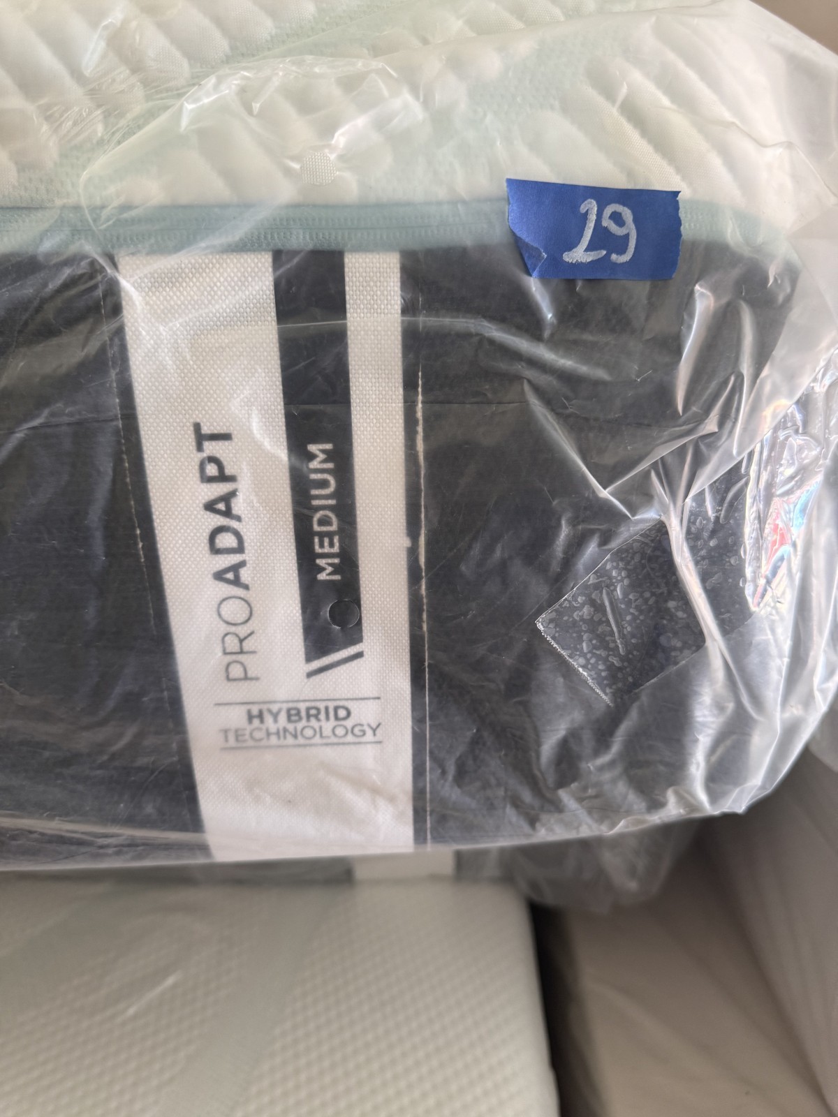 Tempur-pedic mattress Pro Adapt Medium HybridTwin XL 84″ ex-display.