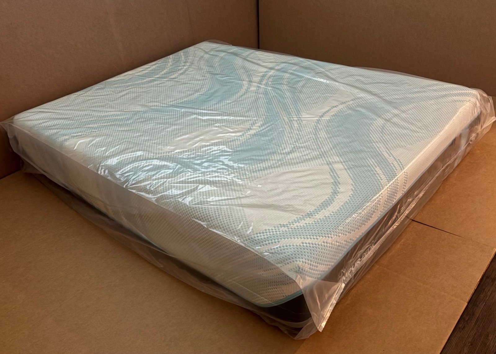 Tempurpedic Luxe Breeze Medium Hybrid 2.0 King Mattress MSRP $6399 BRAND NEW!