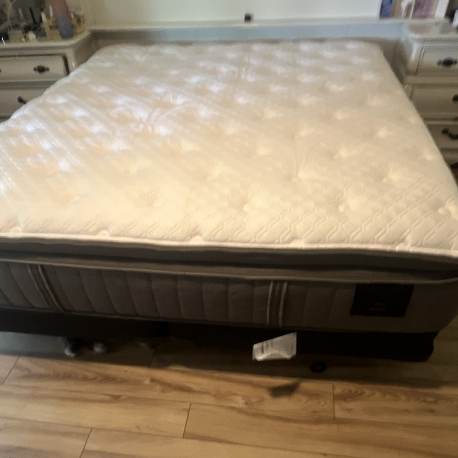 Stearns & Foster Estate King Futon Soft Mattress, White Gray, Geometric Pattern