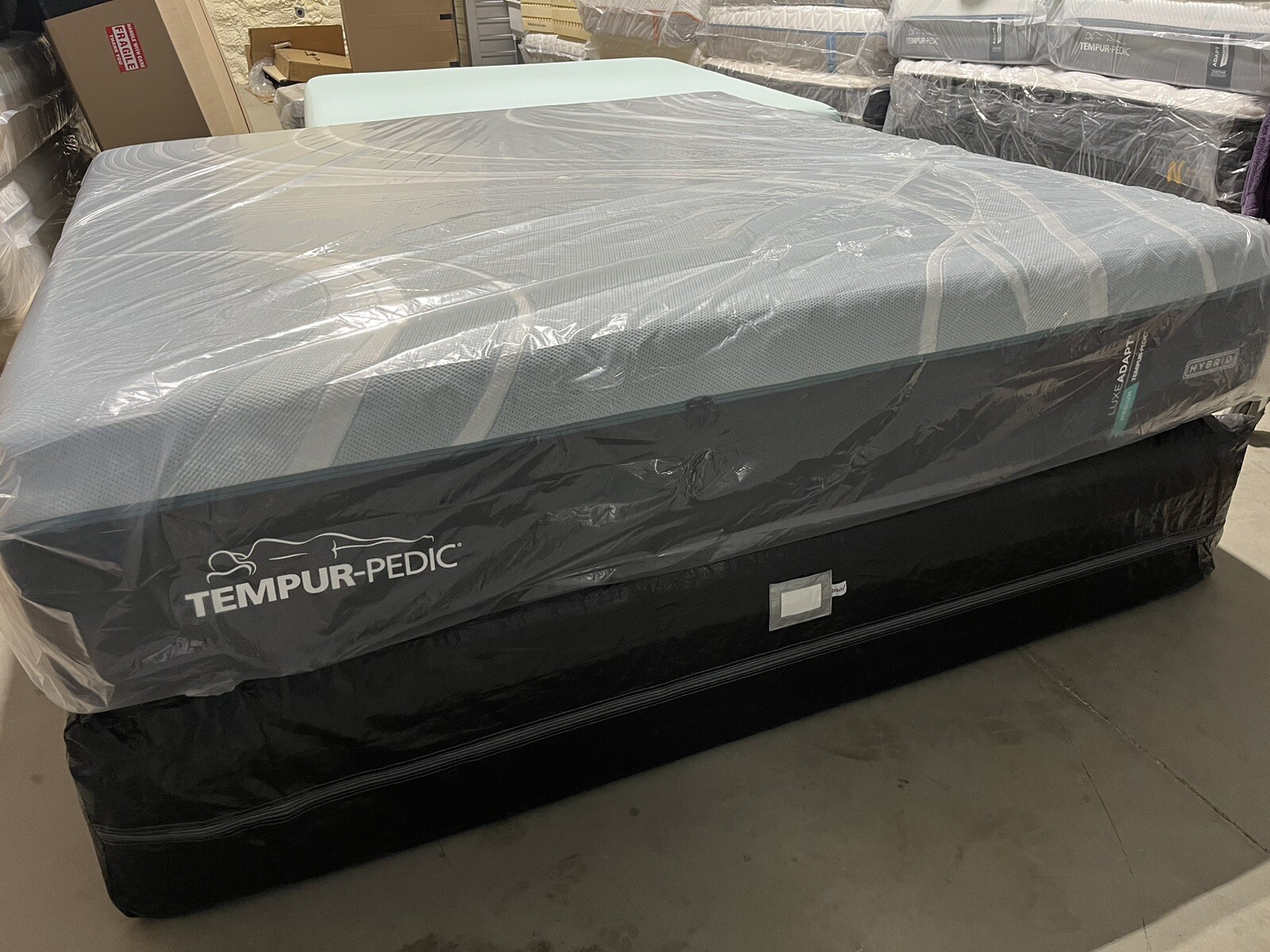 New TempurPedic LuxeAdapt 2.0 Medium Hybrid Queen Mattress Only $4299 Free Ship