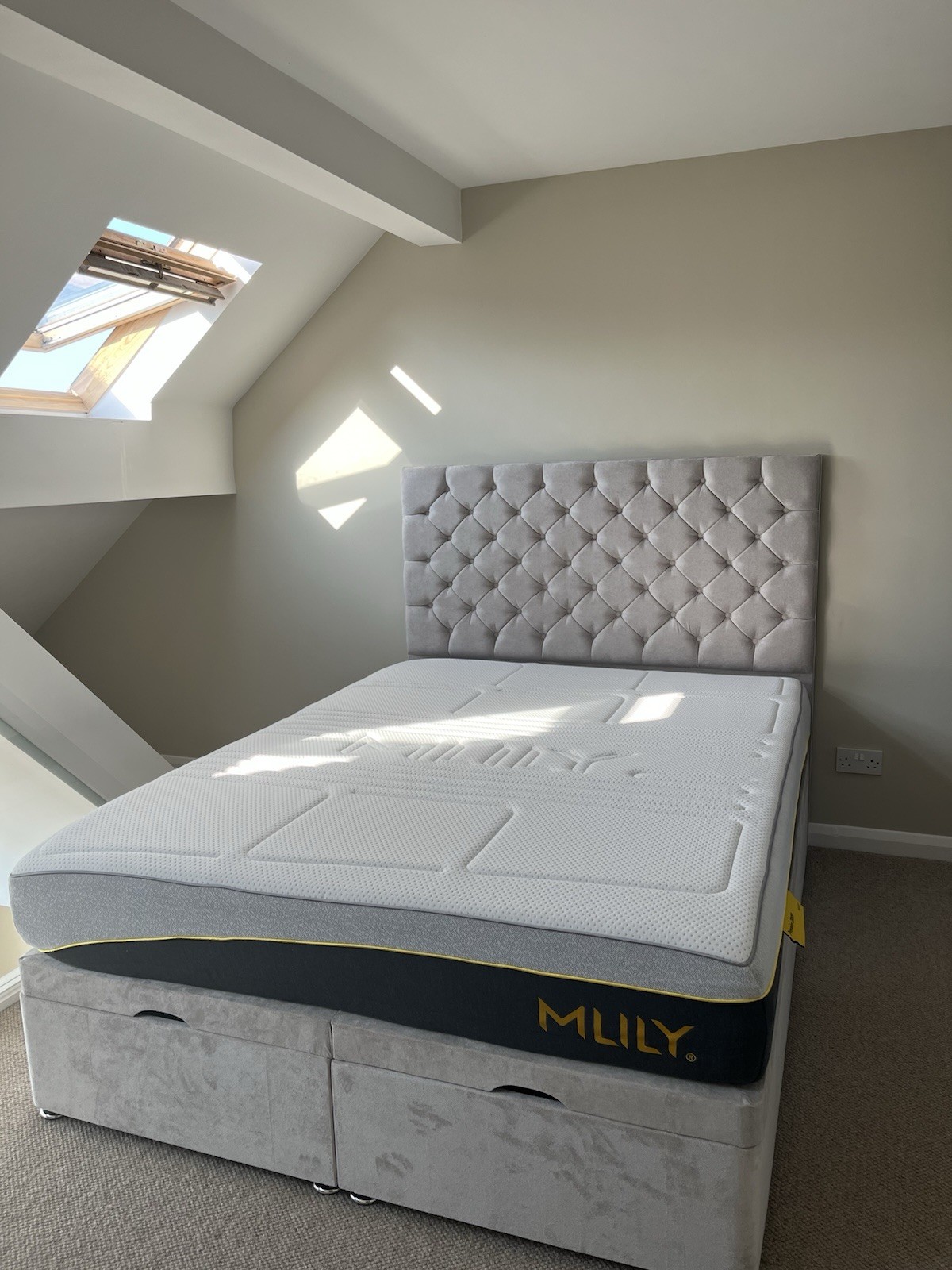MLILY Premier 2000 Mattress Geometric Pattern White Grey Black Yellow