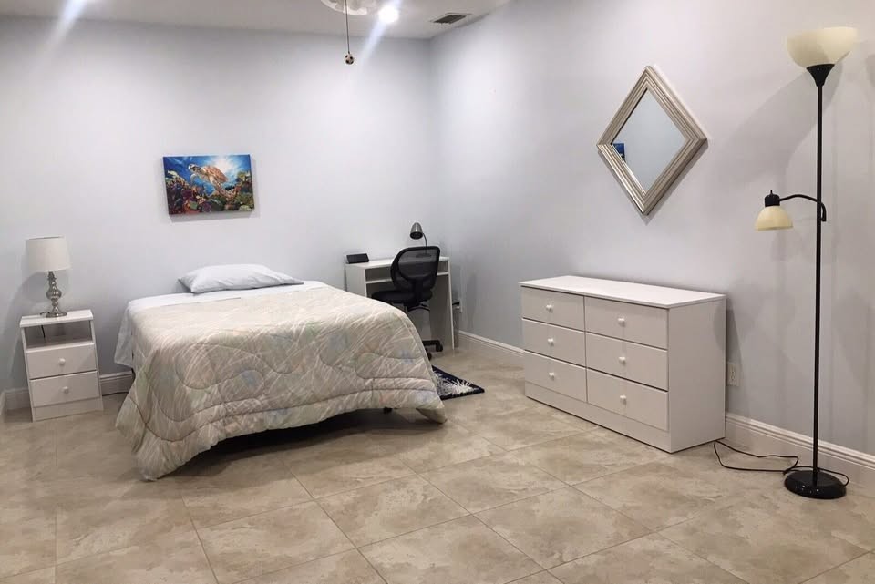 Full Mattress, Box Spring, Bed Frame, 2 Sets Bed Sheets w/Pillow Cases, Sleepys