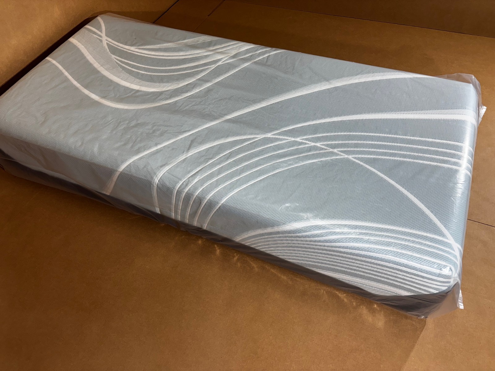 Tempurpedic LuxeAdapt Firm 2.0 Twin XL Mattress Luxe Adapt MSRP $4199