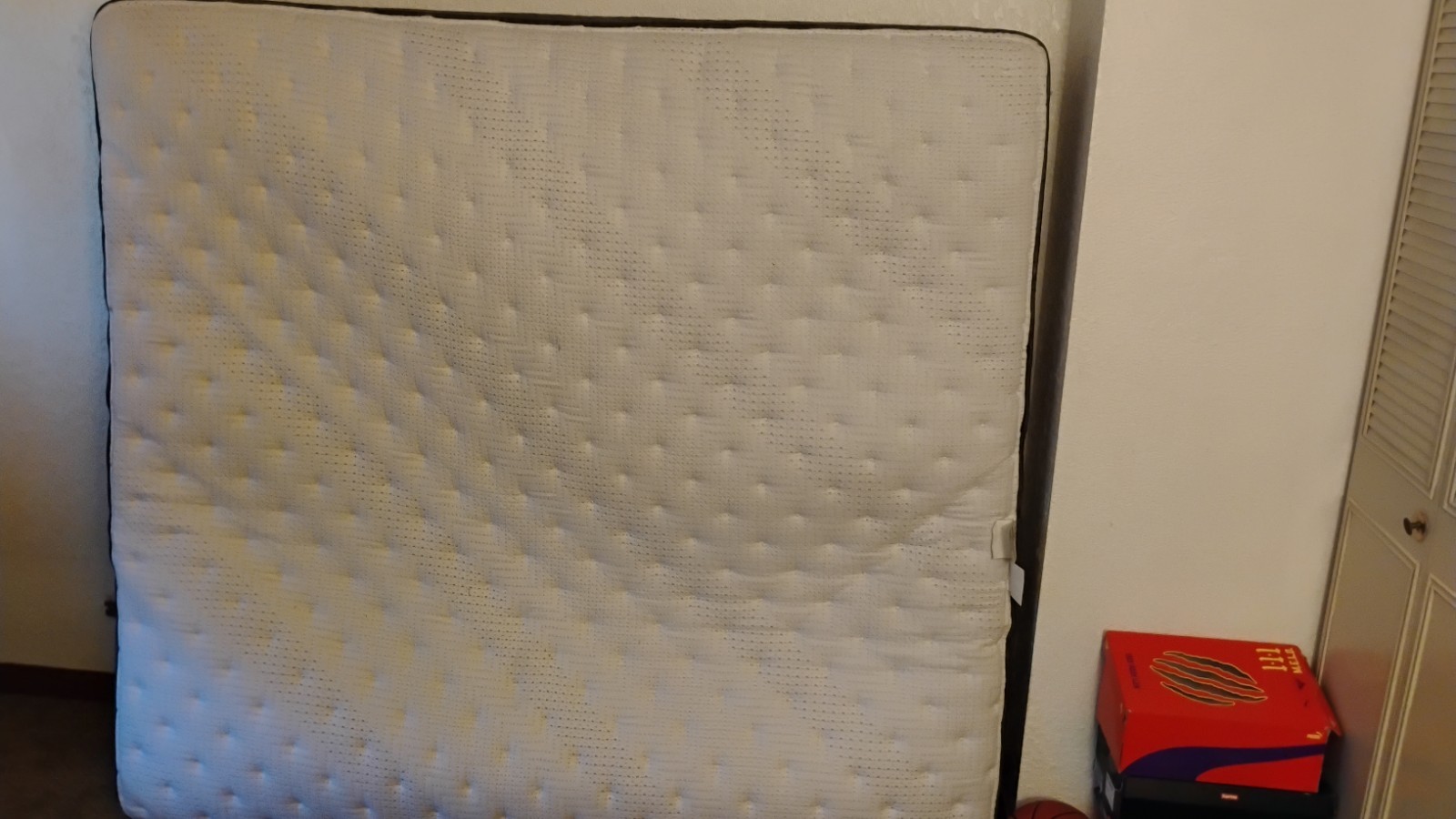 Tempur-Pedic PressureSmart Cold Foam King Mattress Firm White