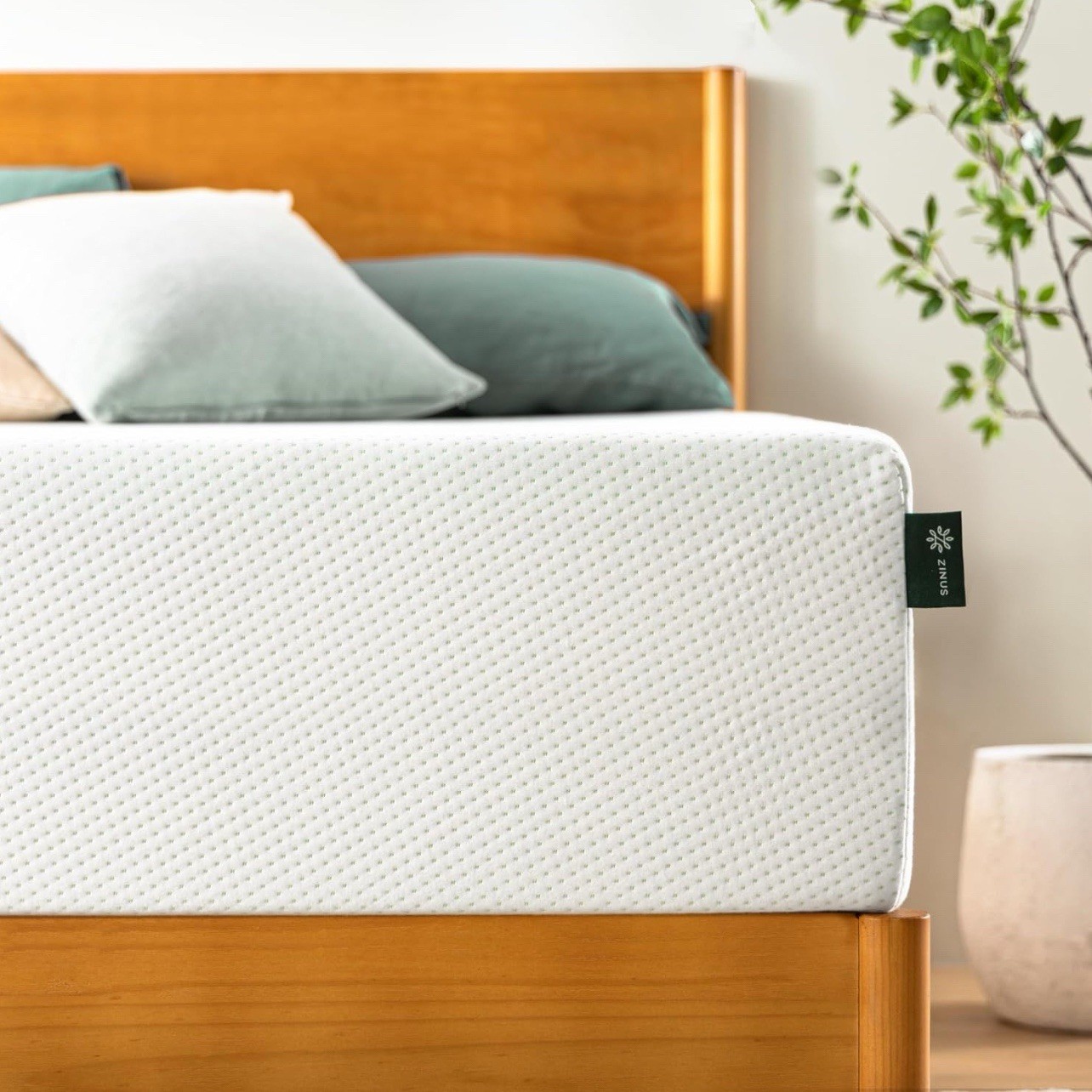 Zinus AZ-BTCM-12Q Memory Foam Green Tea Mattress, Queen – White