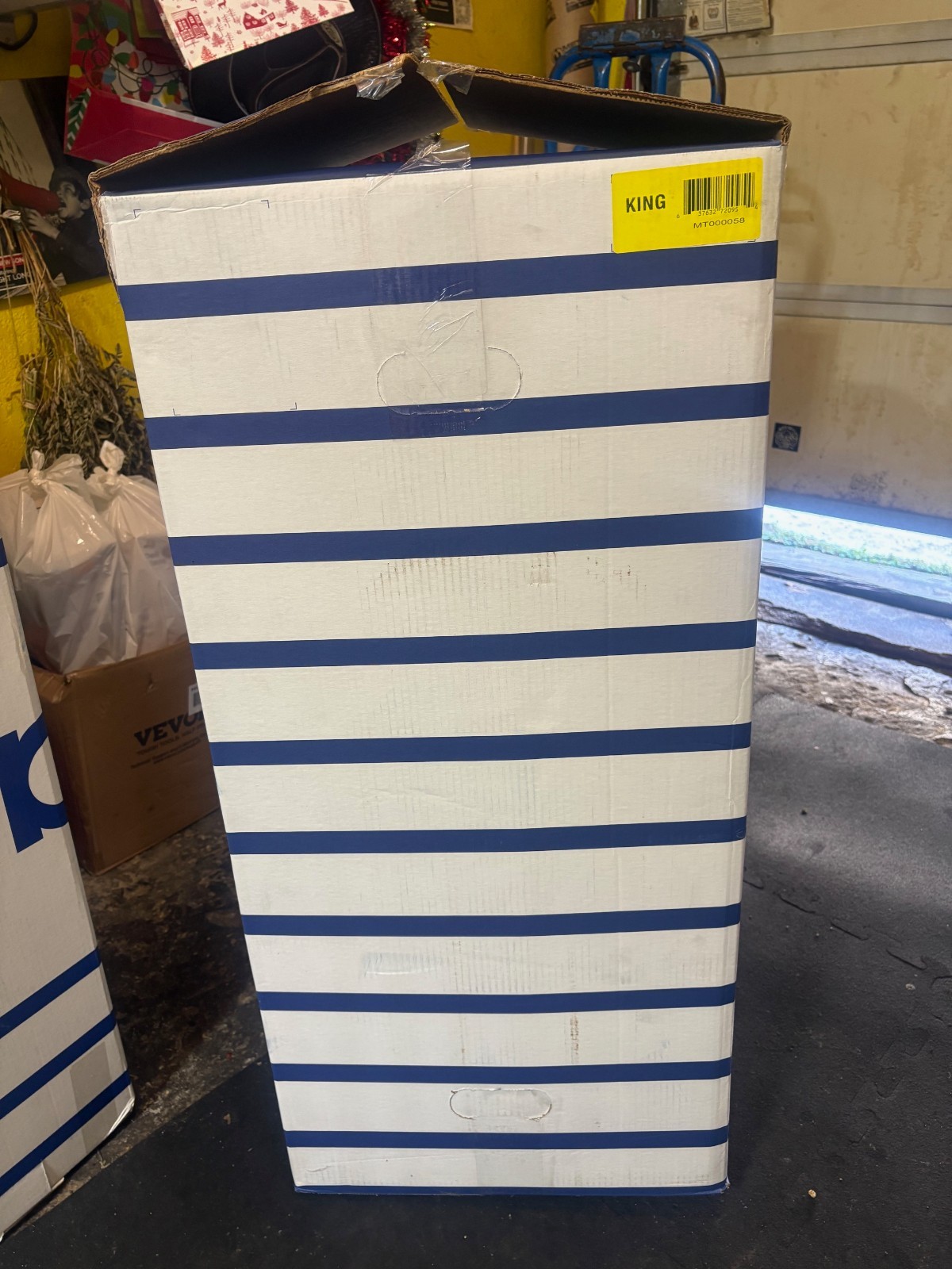 Casper Foam King Mattress Brand New – In Box (retails in store for $1399.00