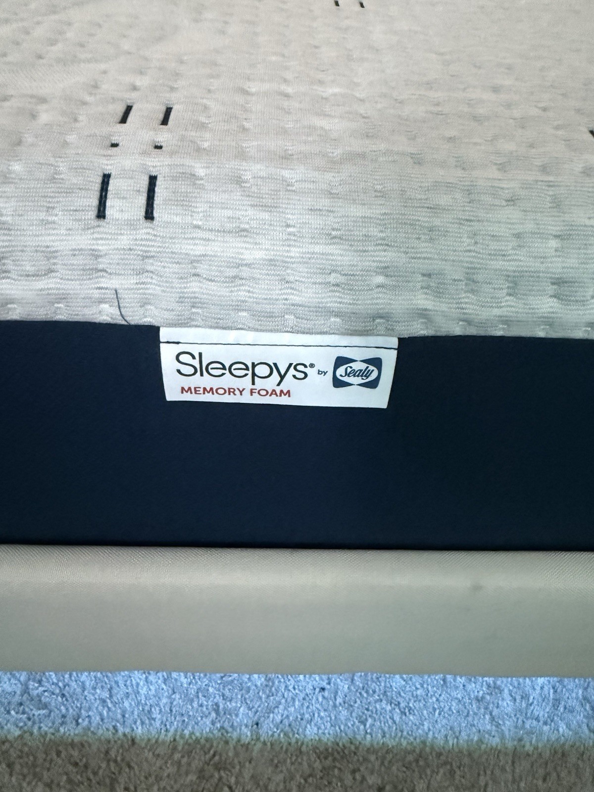 Sleepy’s by Sealy King Memory Foam Mattress Soft White/Blue Geometric