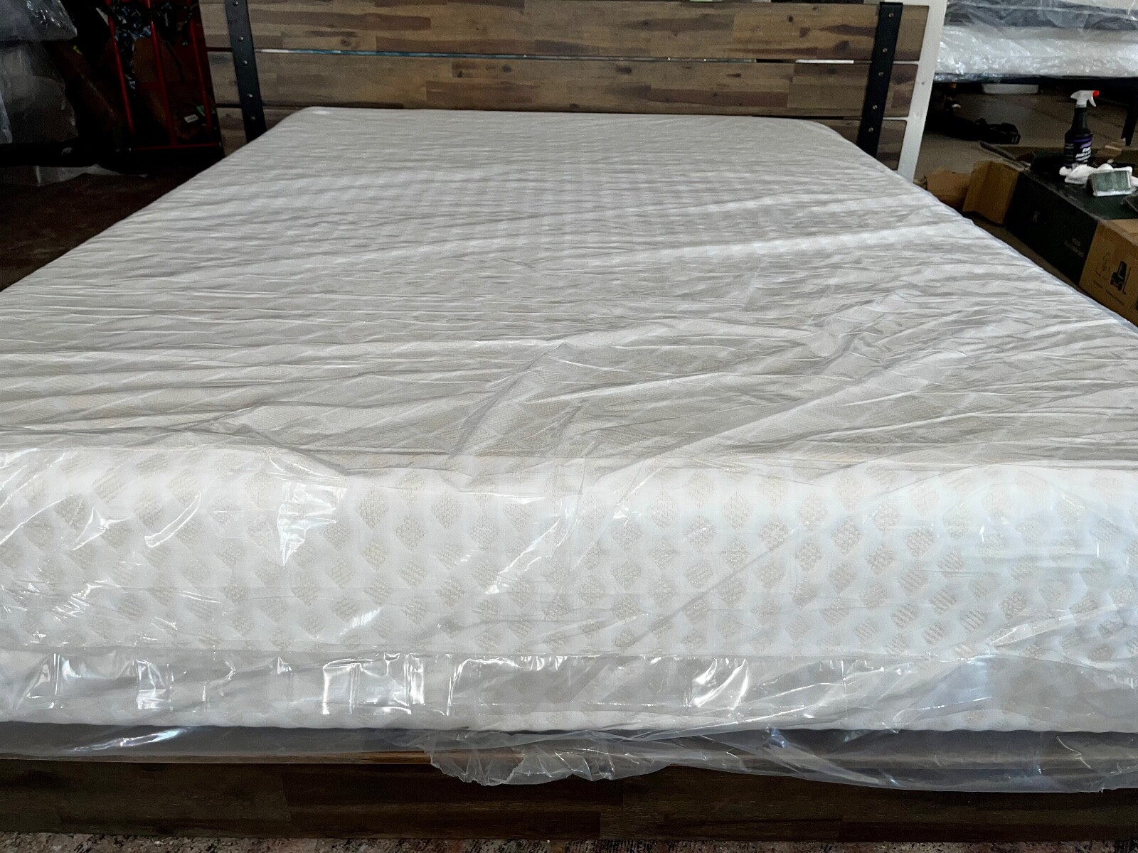 Brand New 12″ King Size Ultra Plush Memory Foam Mattress in a box