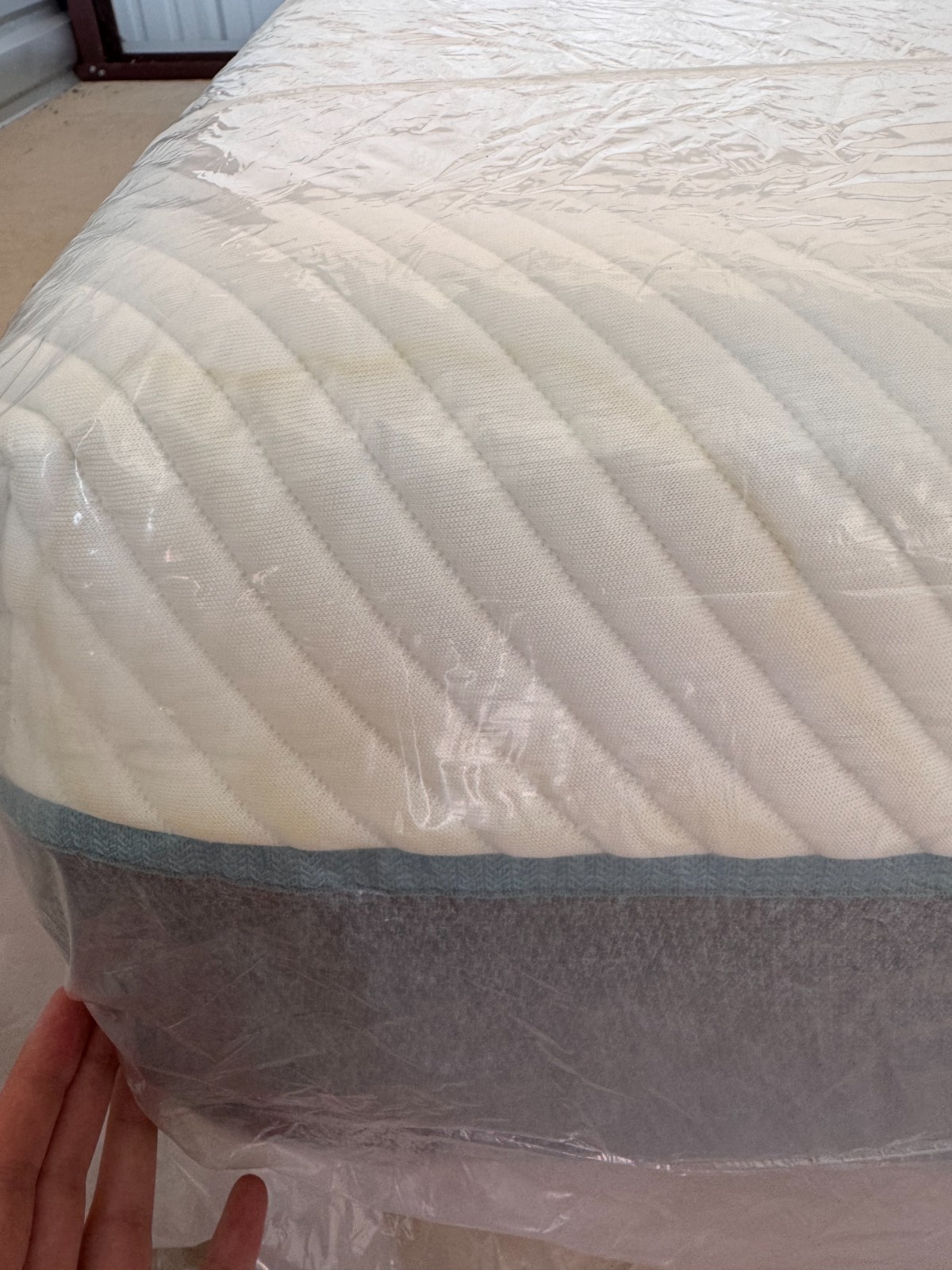 Tempur-pedic mattress Adapt Medium Contour Twin XL/ Split King ex-display.