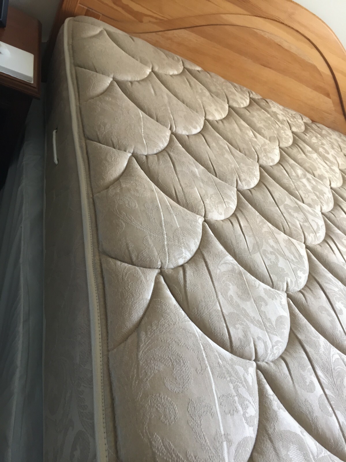 MACY’S 50% OFF QUEEN MATTRESS-SEALY PERFECT SLEEPER “SADDLEBROOK SUPREME”