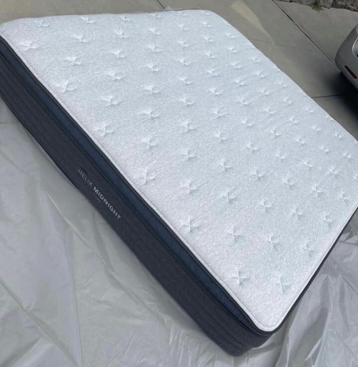 King Mattress Helix Midnight Luxe Hybrid Pillow Top Luxury Hotel Feel