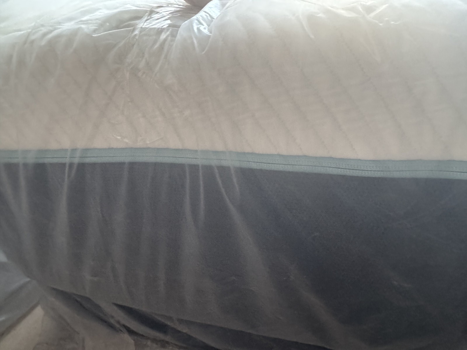 Tempur-pedic mattress Pro Adapt Medium Contour Twin XL/ Split CK ex-display.