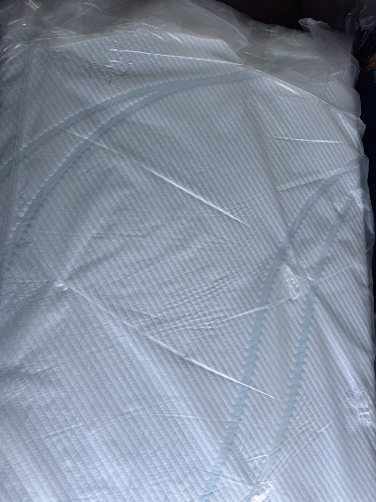 Tempur-pedic mattress Pro Adapt Medium Contour Twin XL/ Split CK ex-display.