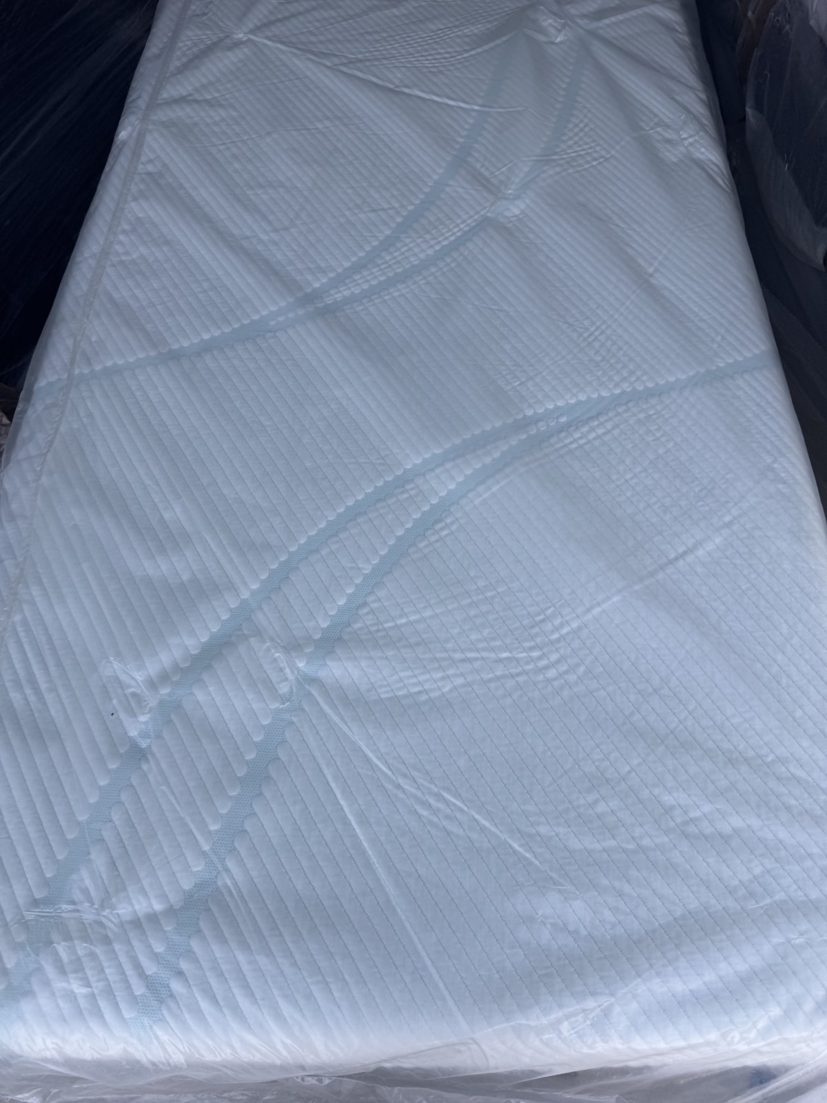 Tempur-pedic mattress Pro Adapt Medium Contour Twin XL/ Split CK ex-display.
