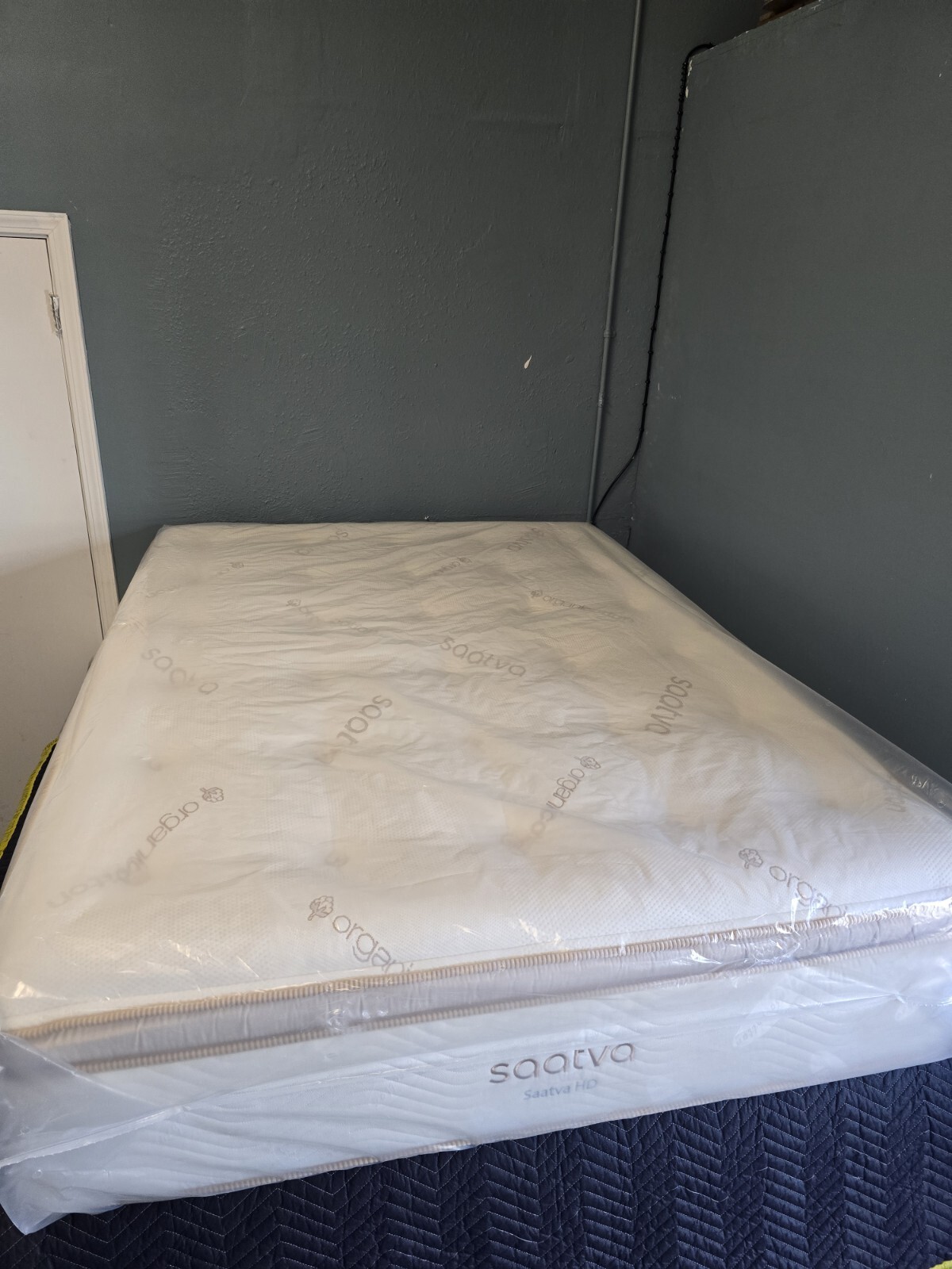 Saatva HD Queen Size Firm Mattress