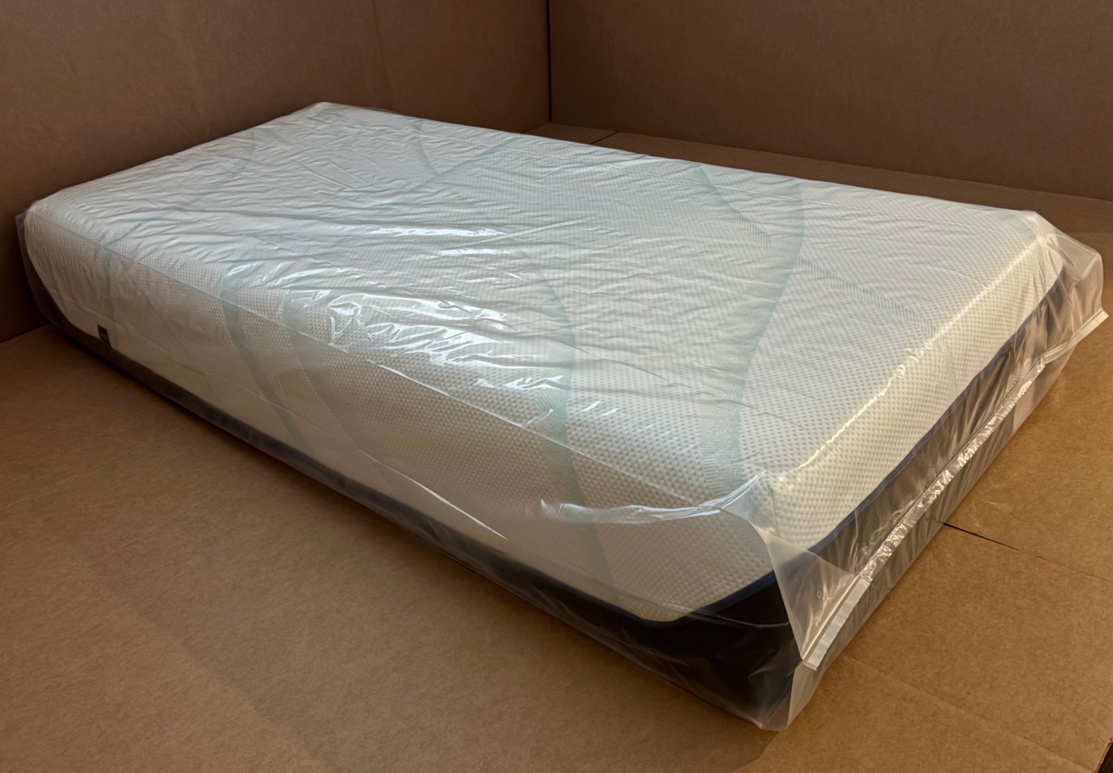 Tempurpedic LuxeAdapt Soft Twin XL Mattress Luxe Adapt MSRP $4199