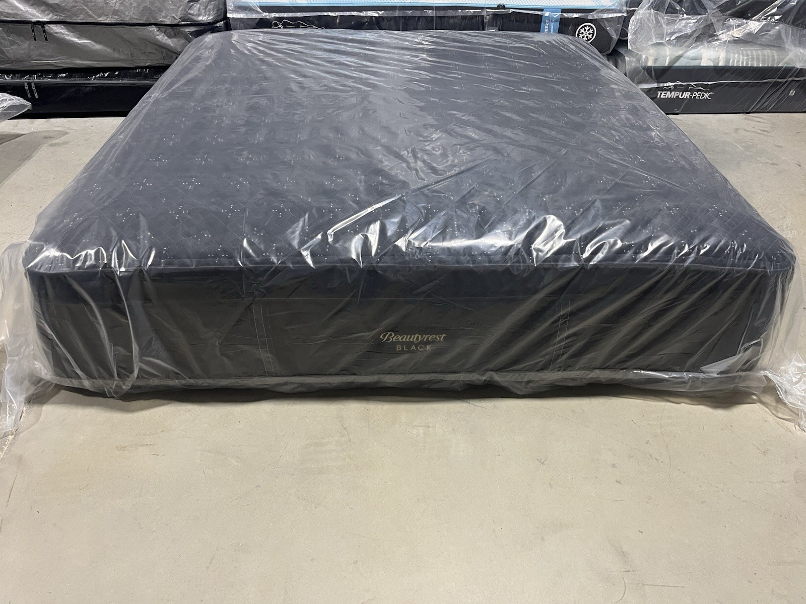 New BEAUTYREST BLACK Series 4 Ultra PLUSH PILLOW-TOP Queen MATTRESS (Free Ship)