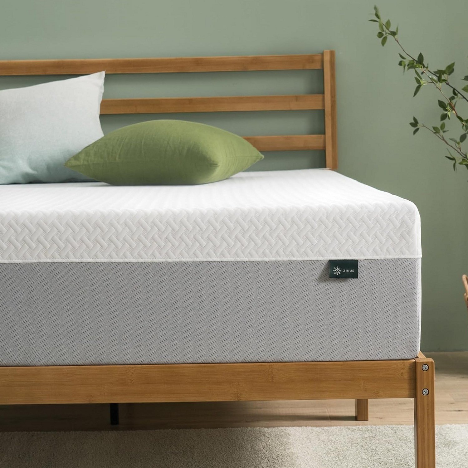 Zinus 12 Inch Green Tea Memory Foam Mattress Queen Fiberglass Free Medium NEW
