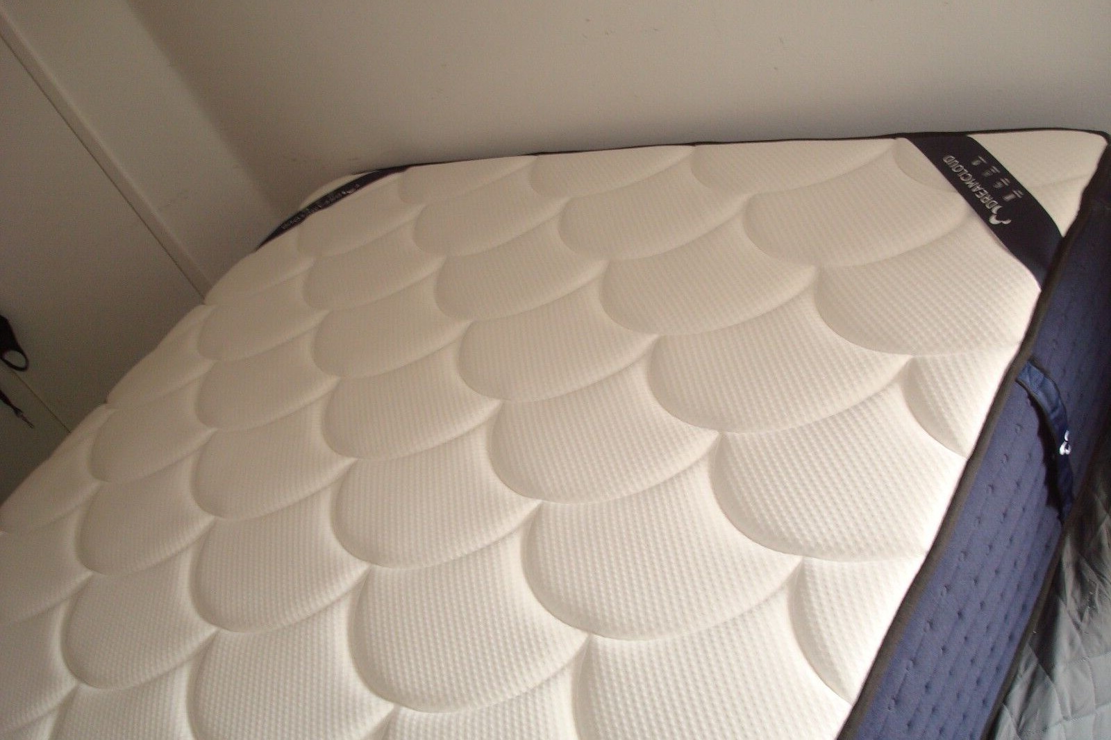 The DreamCloud Hybrid Mattress – King Size Excellent Pristine Condition!