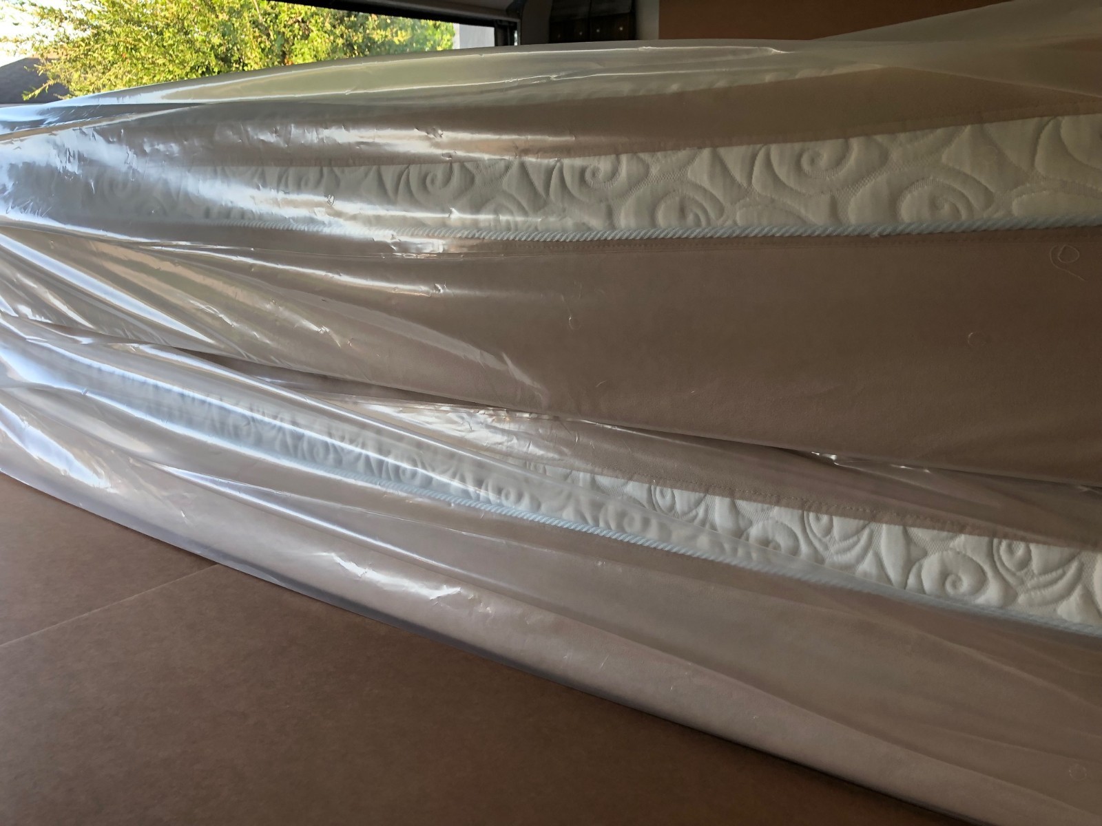 Tempurpedic Rhapsody Breeze Split King Mattress MSRP $6598 FREE SHIPPING!