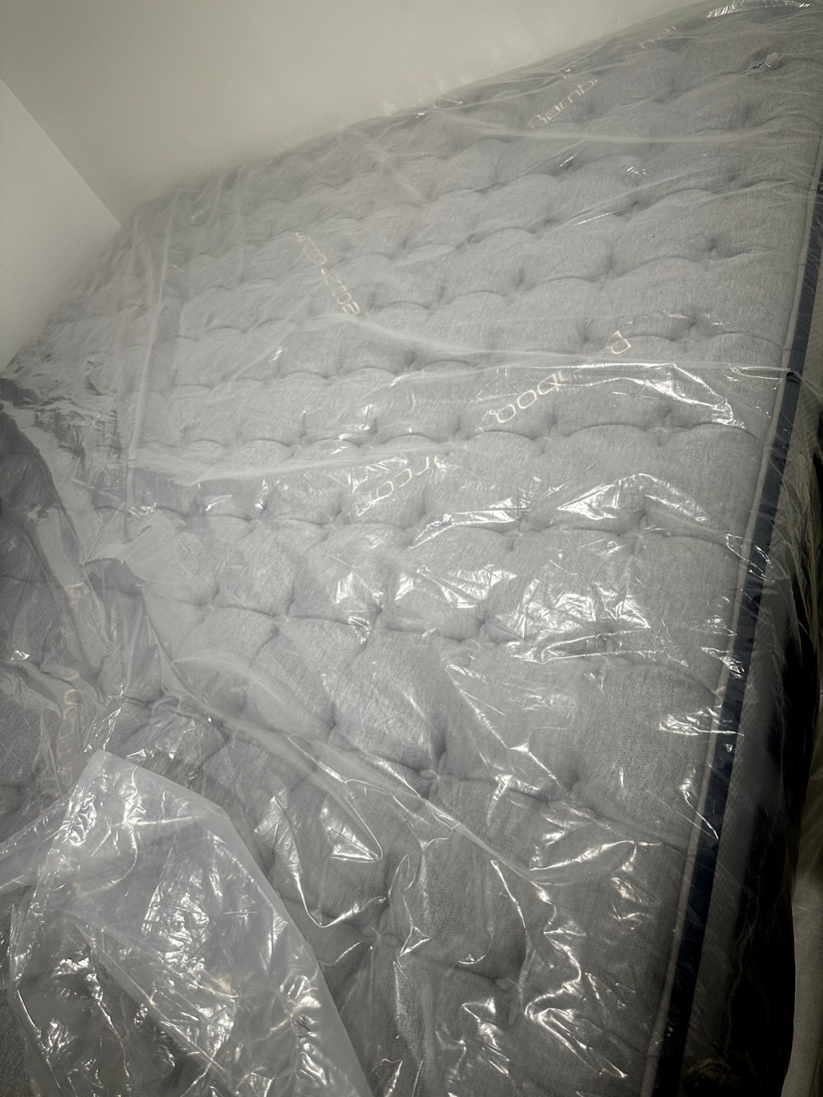 Queen size pillow top mattress gray/black